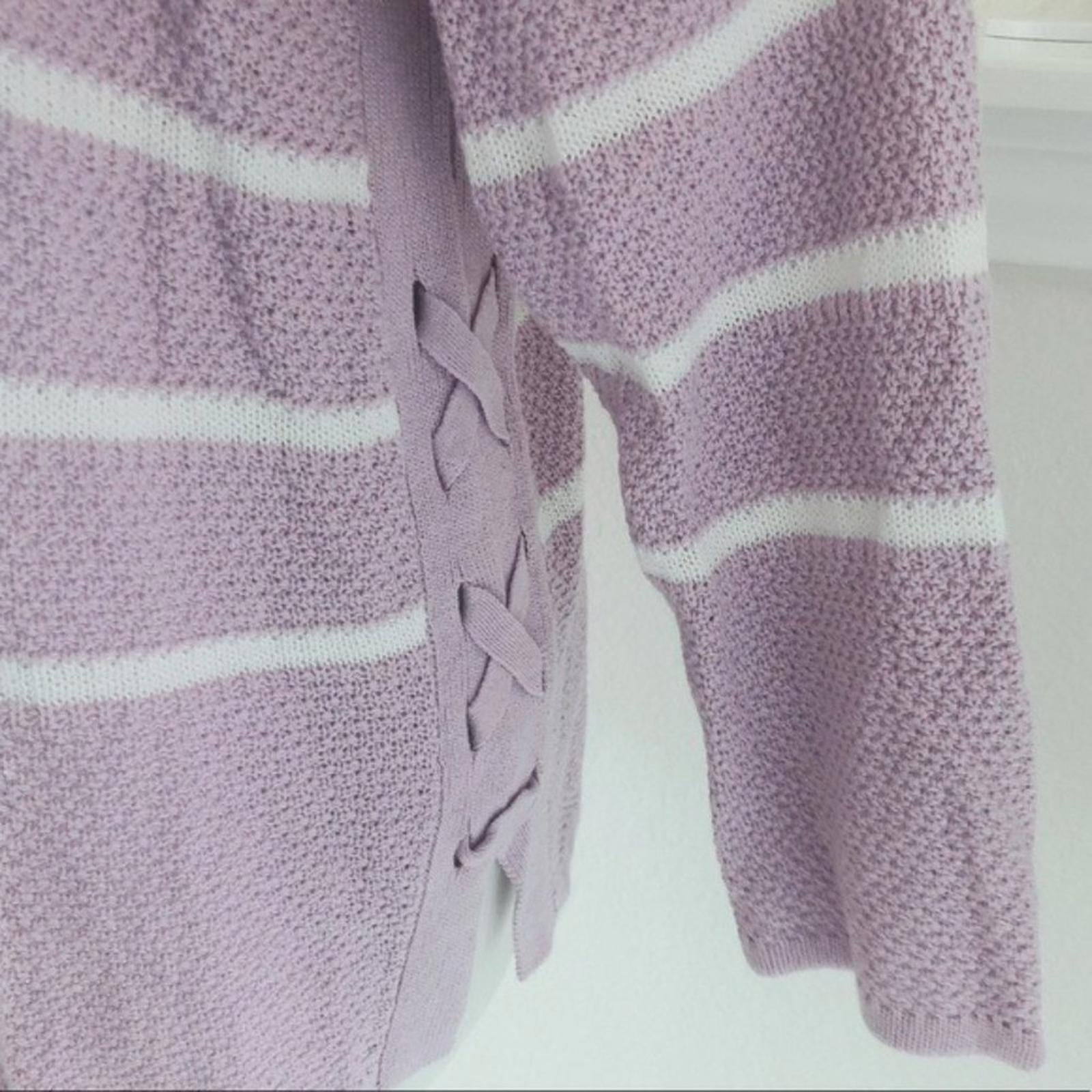 Design365 Striped Crew Neck Sweater in Violet Moon, Size L EXCELLENT!