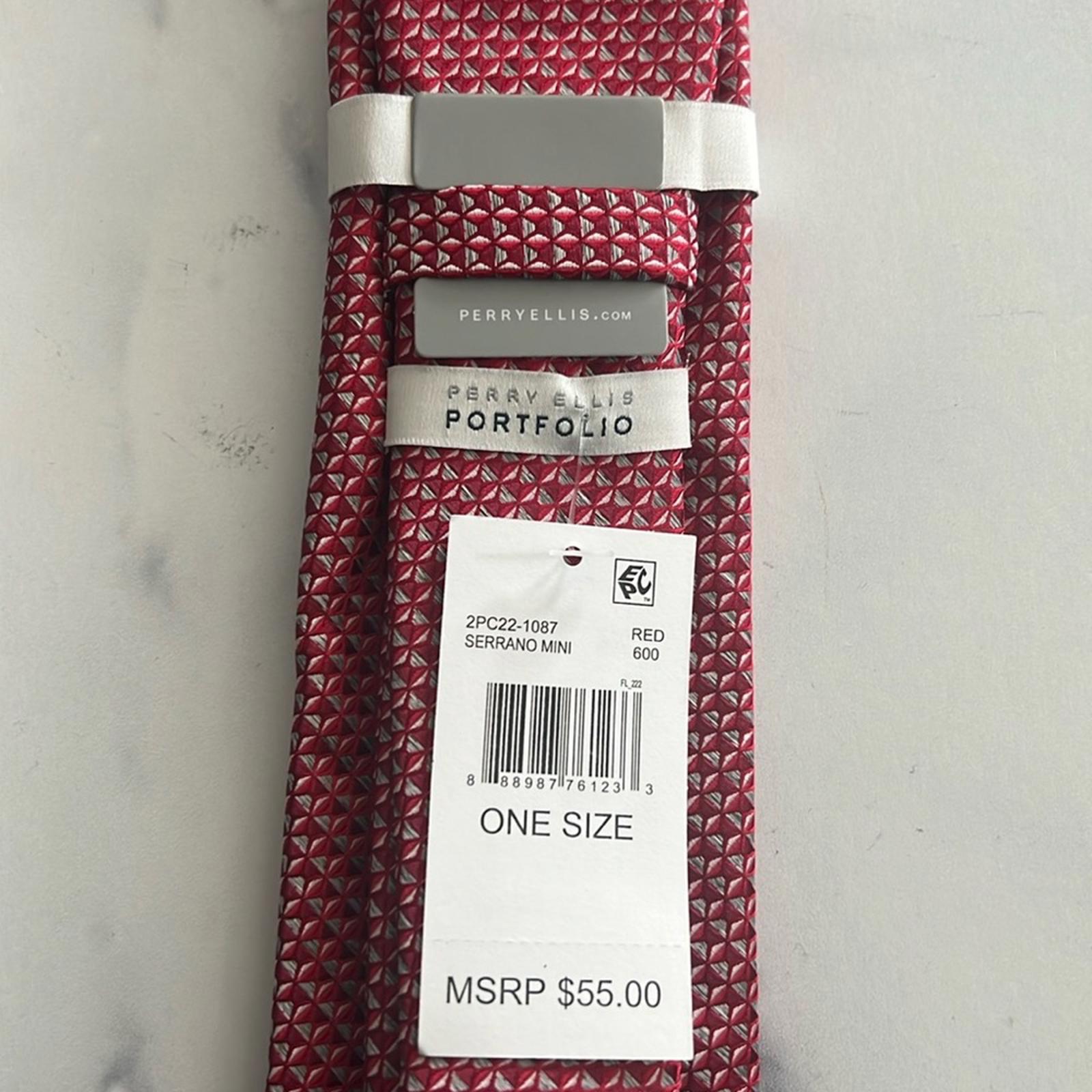 Perry Ellis Men's Serrano Mini Neat Tie in Red, One Size New w/Tag $55