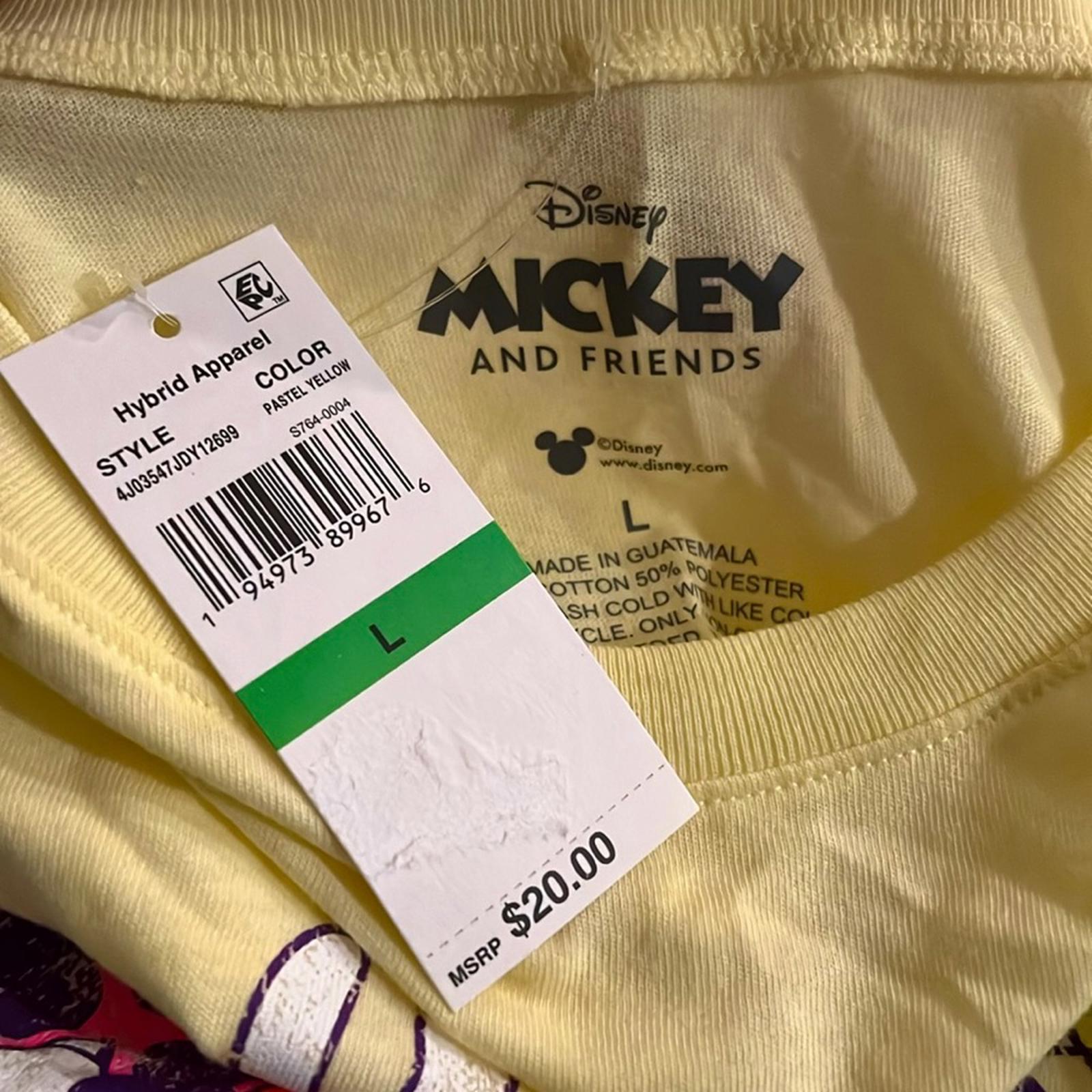 Disney Juniors' Mickey & Friends Graphic Print T-Shirt, Size L