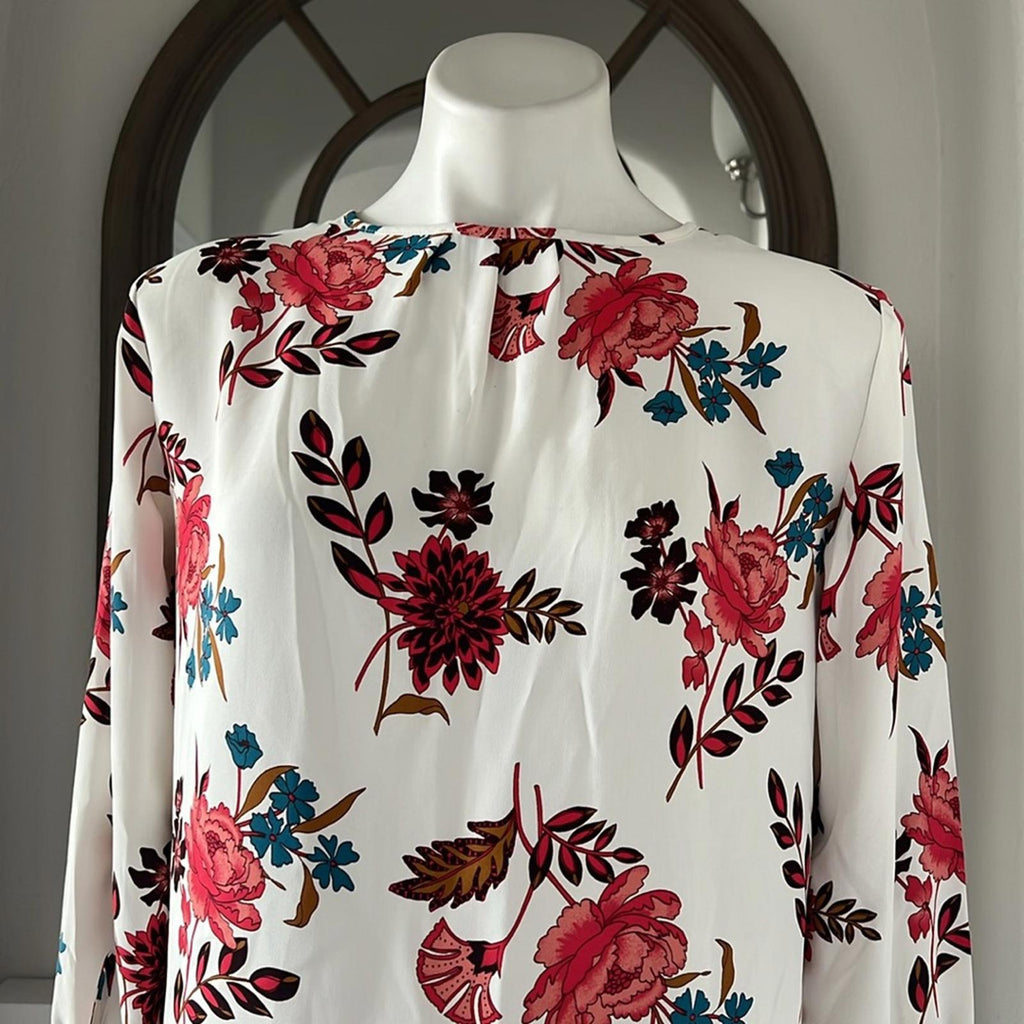 NEW Ann Taylor LOFT White Floral Print Blouse, Keyhole Bell Sleeve Size XS NWOT