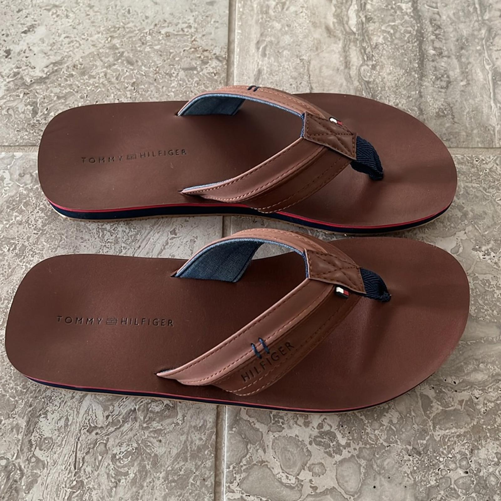 Tommy Hilfiger Drolo Medium Brown Flip Flop Sandals, Size 10 New in Box