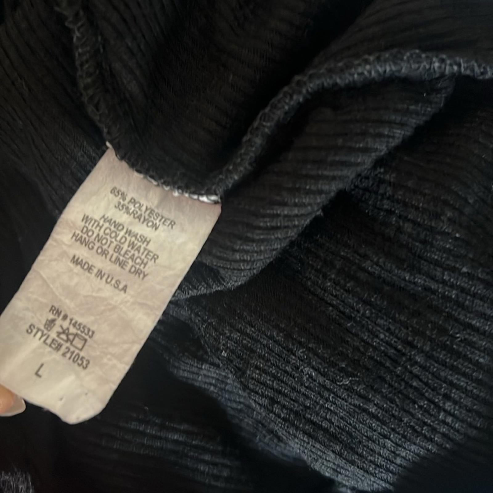 W5 Ribbed Knit Long Sleeve Top in Black, Size L EXCELLENT!