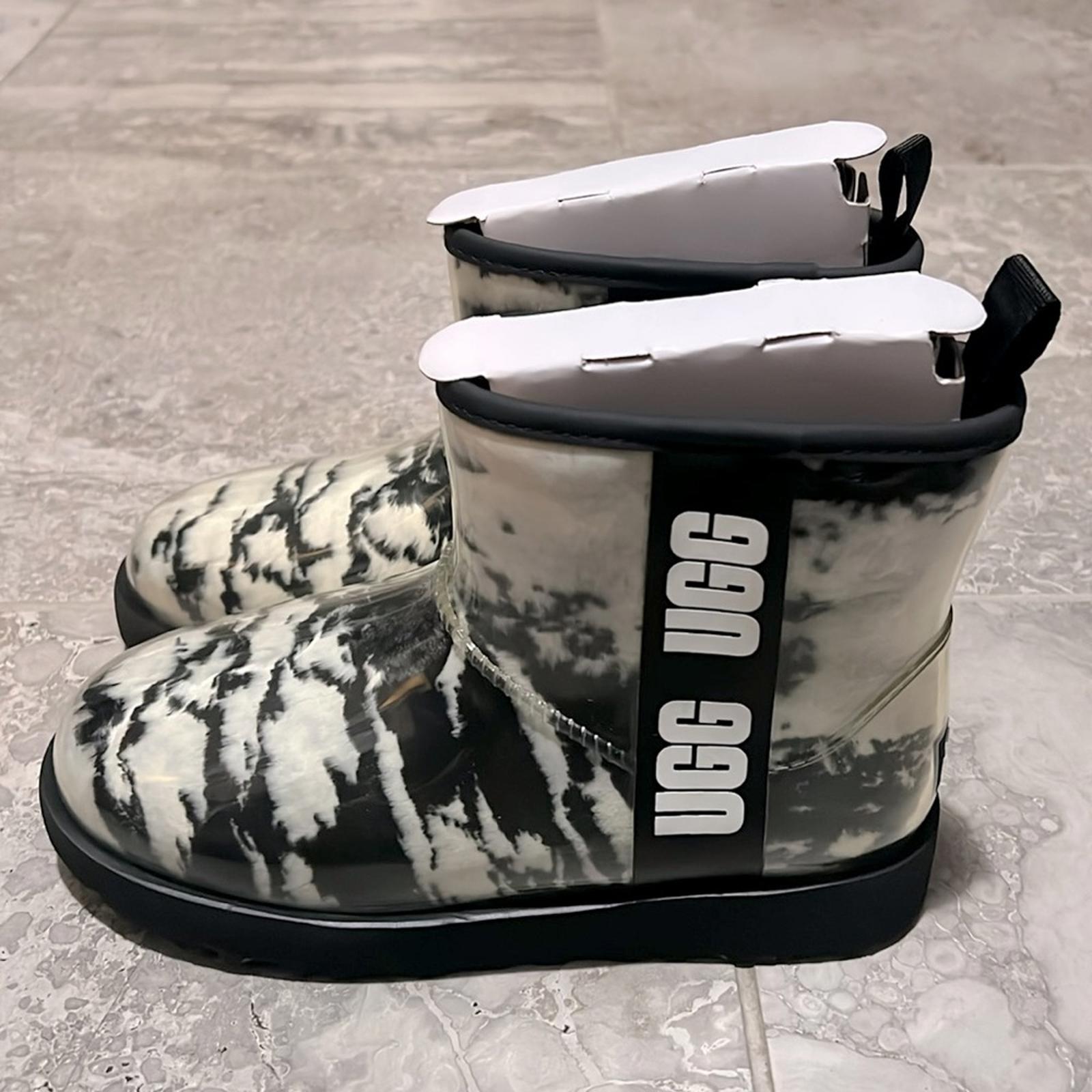 UGG Women's Classic Clear Marble Booties in White/Black, NWT, Size 7