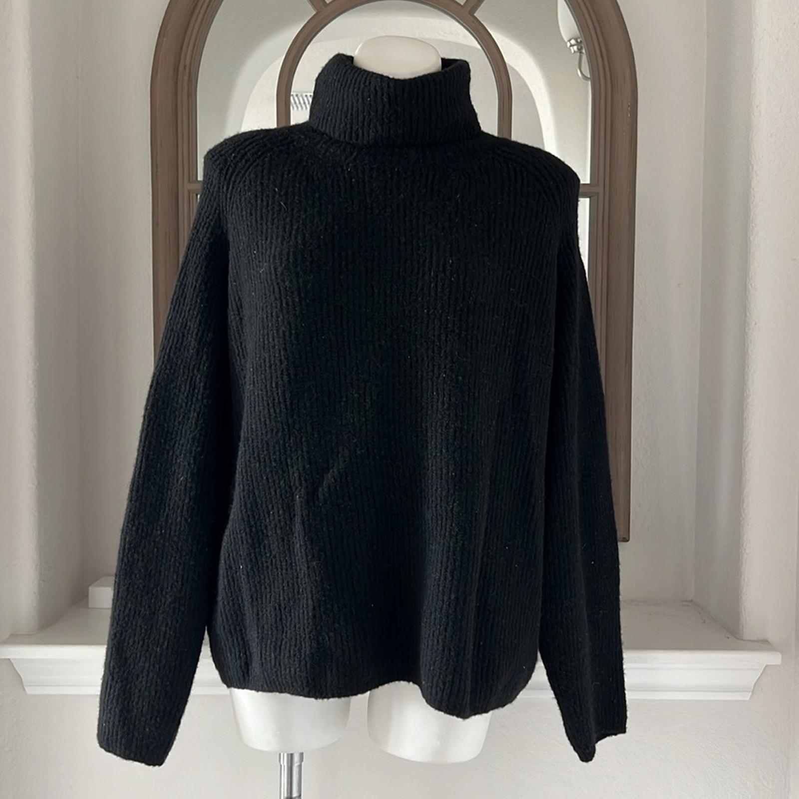 Velvet by Graham & Spencer Judith Turtleneck Sweater in Black, Size M EXCELLENT!