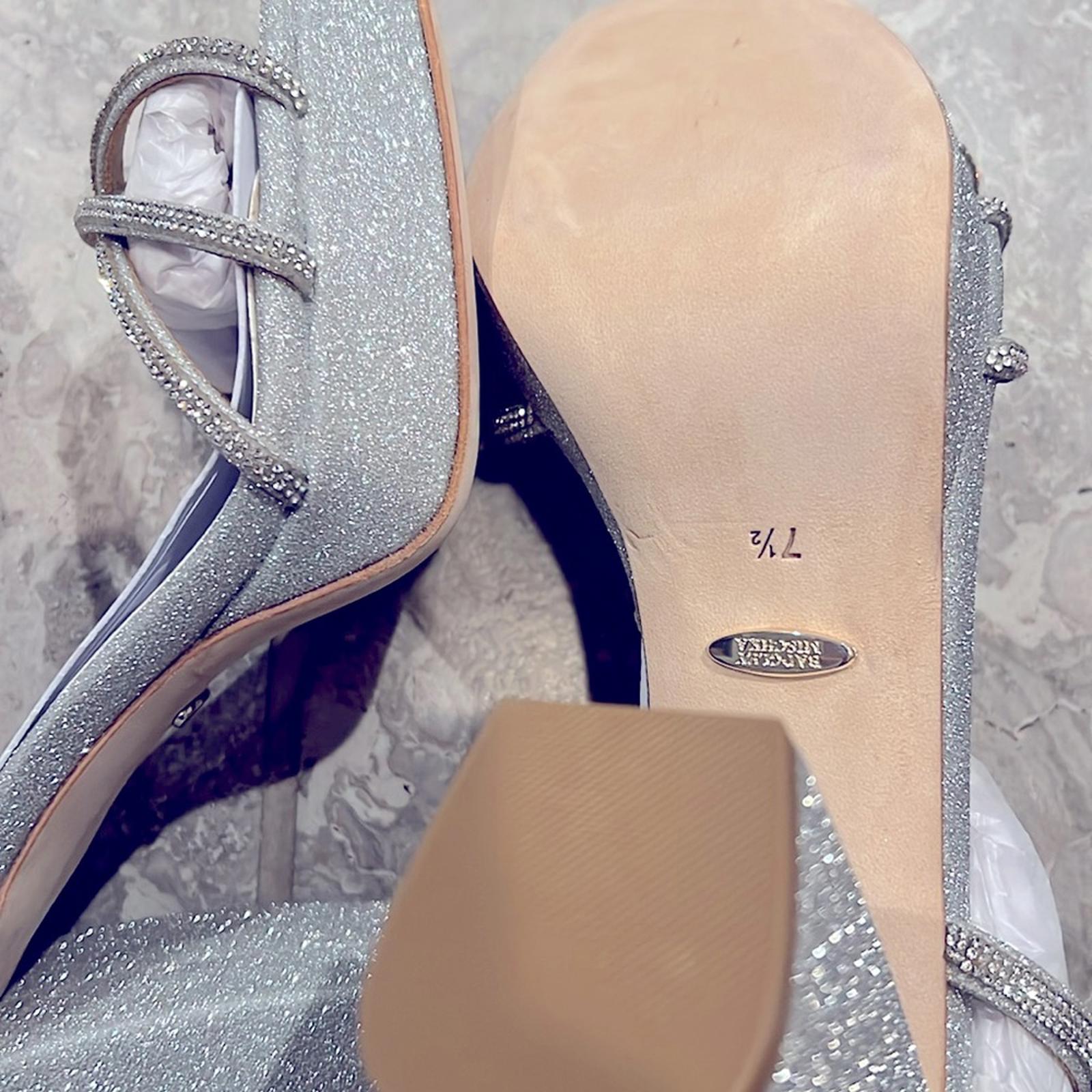Badgley Mischka Frida Ankle Strap High Heel Sandals in Silver Size 7.5 New $245