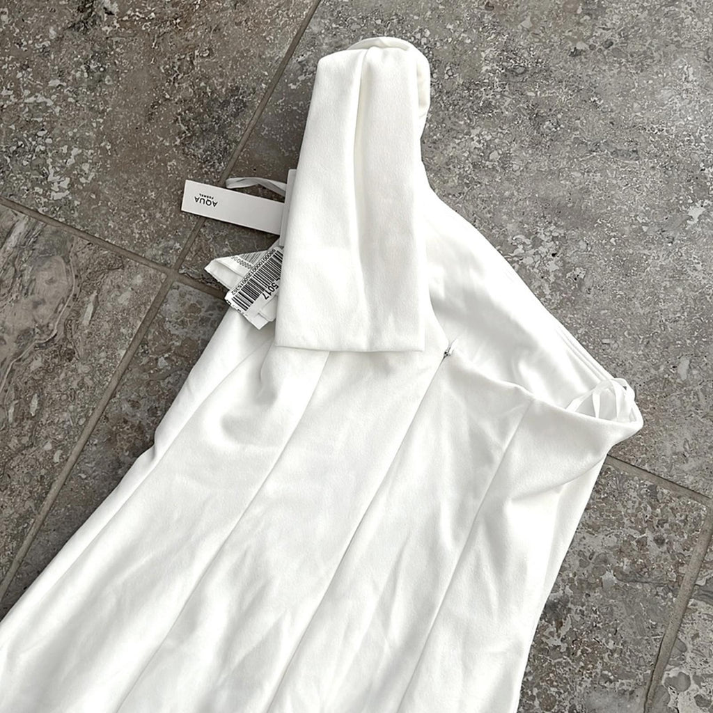 AQUA Scuba Bow One Shoulder Mermaid Gown in White, Size 2 New w/Tag (SOLD OUT)