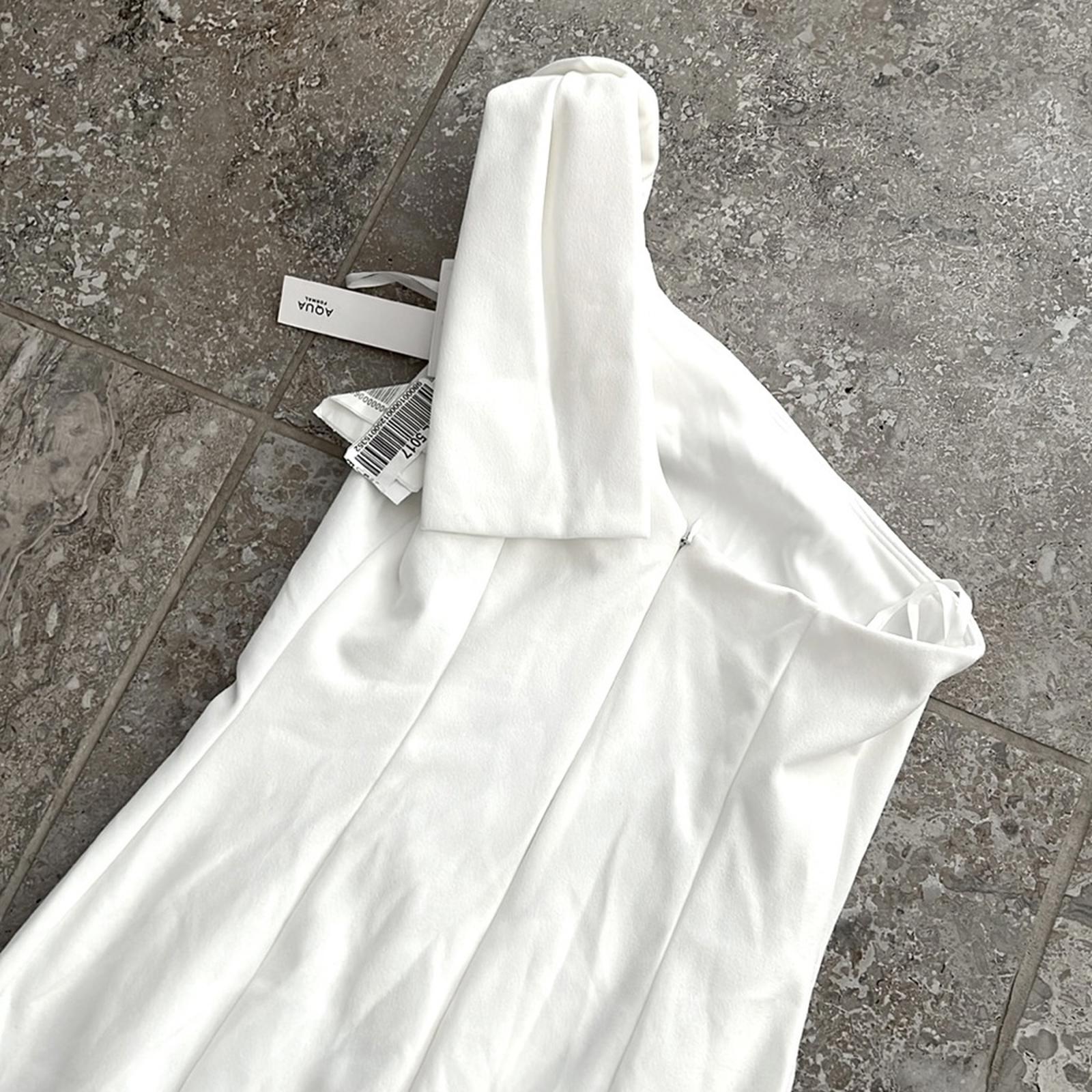 AQUA Scuba Bow One Shoulder Mermaid Gown in White, Size 2 New w/Tag (SOLD OUT)