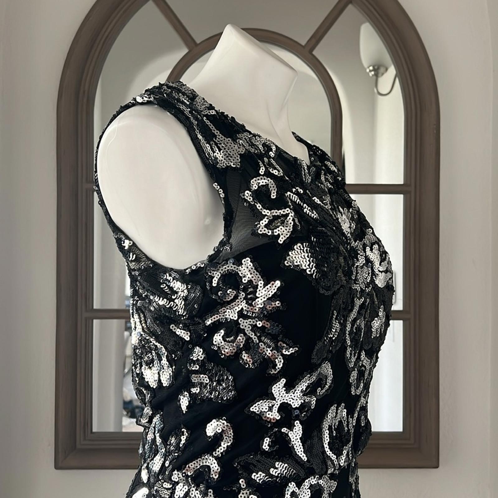 Badgley Mischka Midnight Swirl Long Formal Dress, Black Silver Size 10 $850