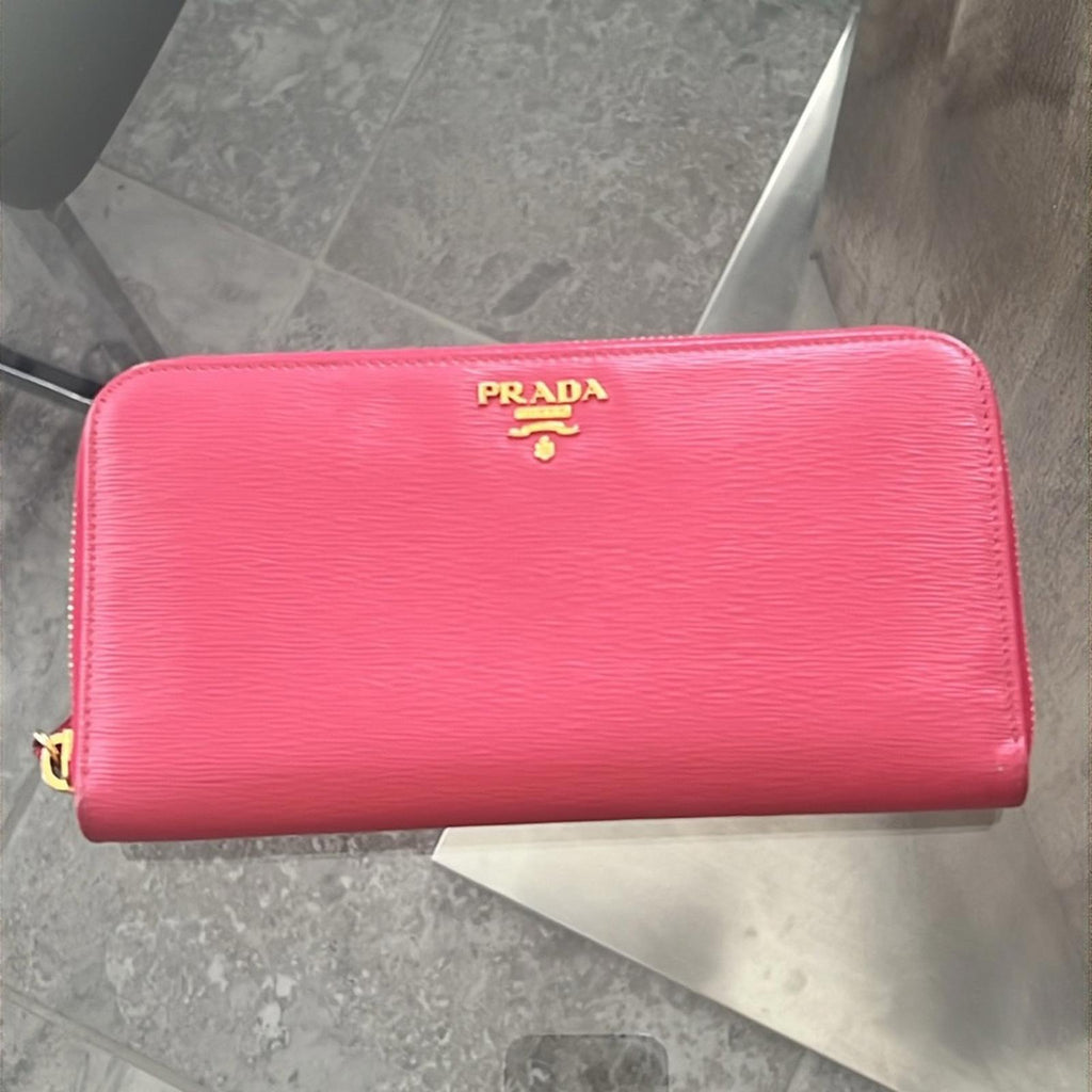 Prada Zip-Around Wallet in Pink Leather, EXCELLENT!