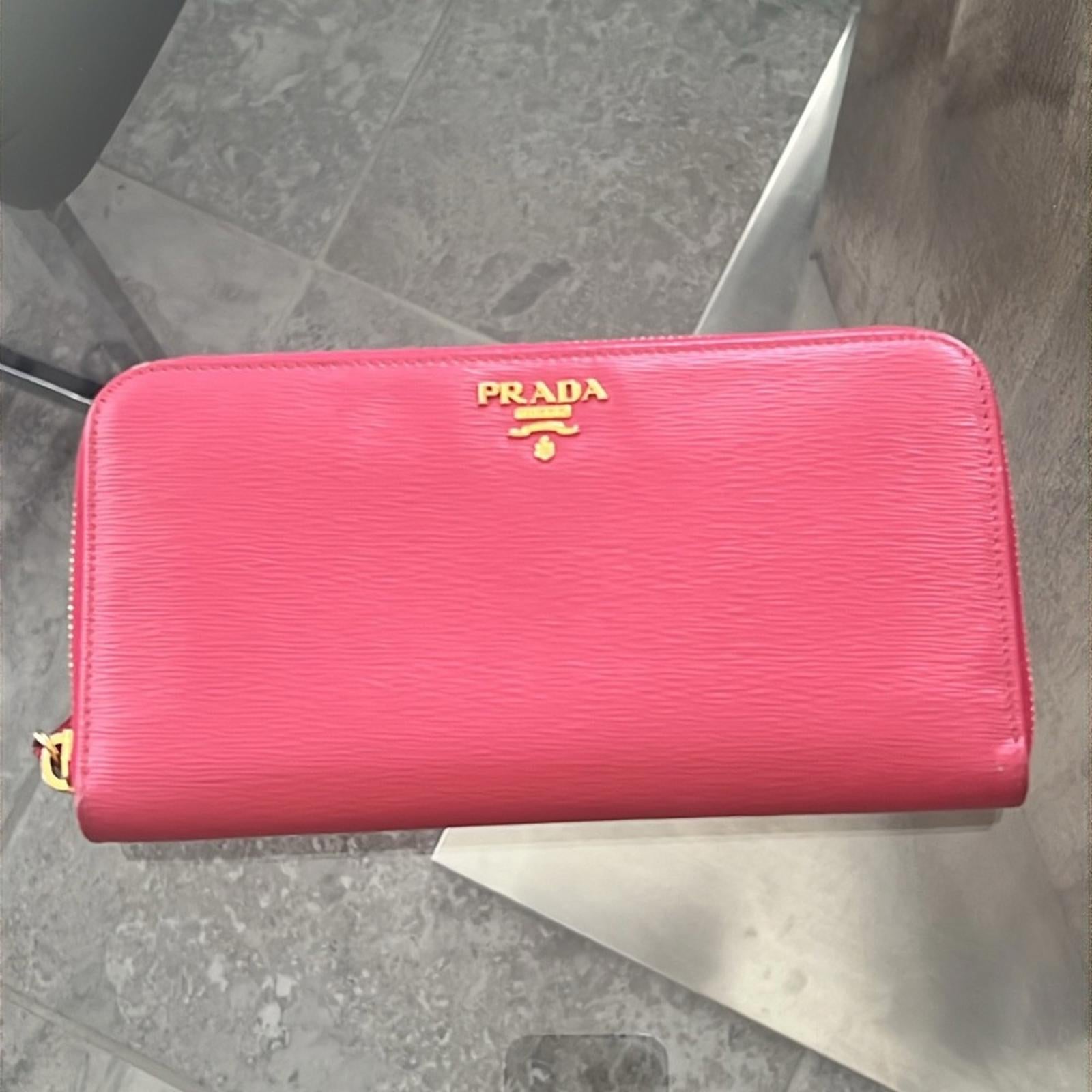 Prada Zip-Around Wallet in Pink Leather, EXCELLENT!