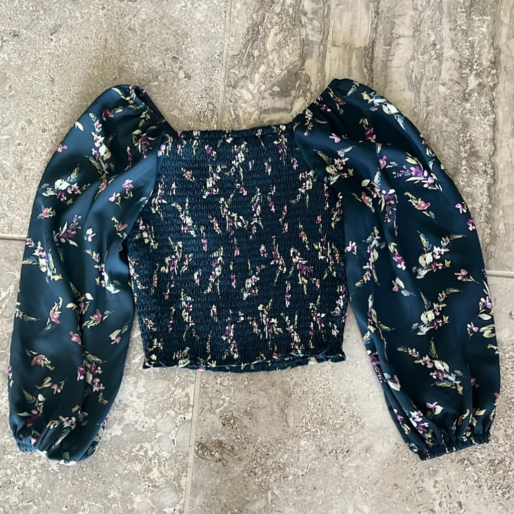Aqua Girl’s Floral Smocked Top in Green, NWT, Size L(10/12)