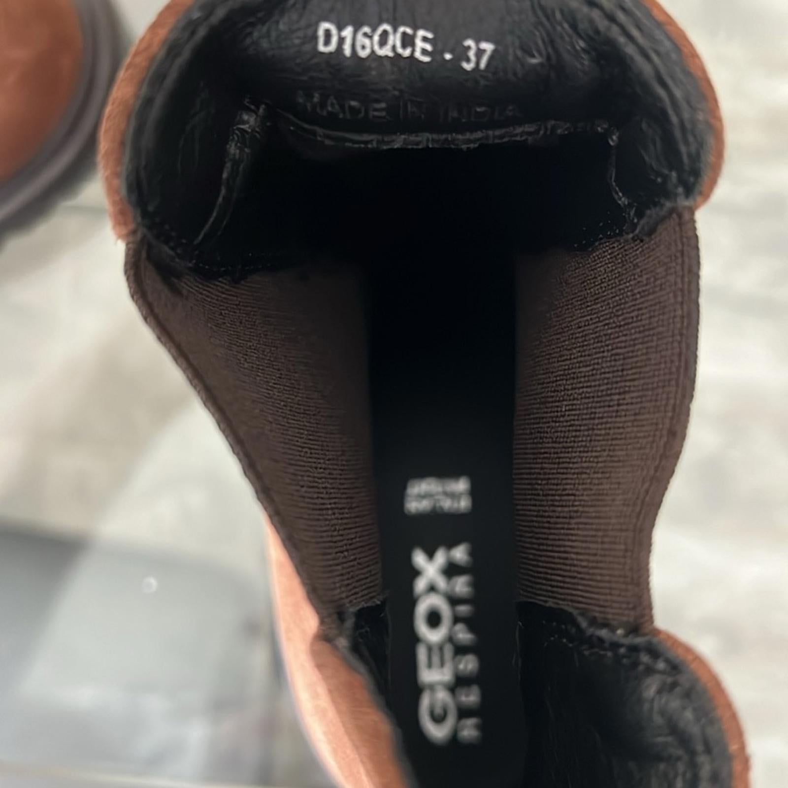 GEOX Damiana Chelsea Boots, Size 37 NEW