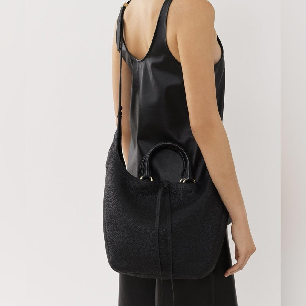 Chloé Deia Medium Hobo Bag in Grained Calfskin Leather – Black – Excellent