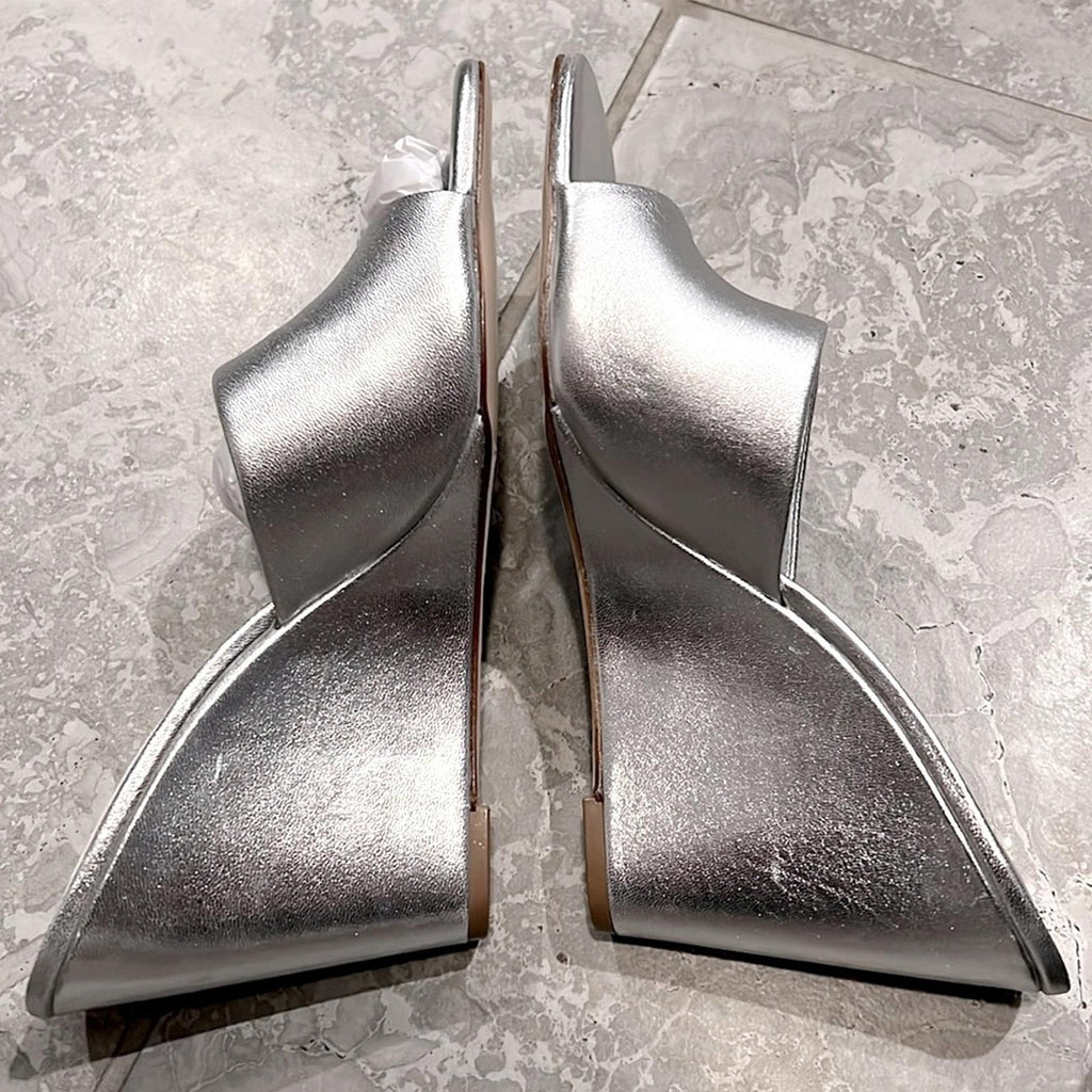 Larroude Jackie Wedge Heel Slide Sandals in Metallic Silver Size10 New w/DustBag