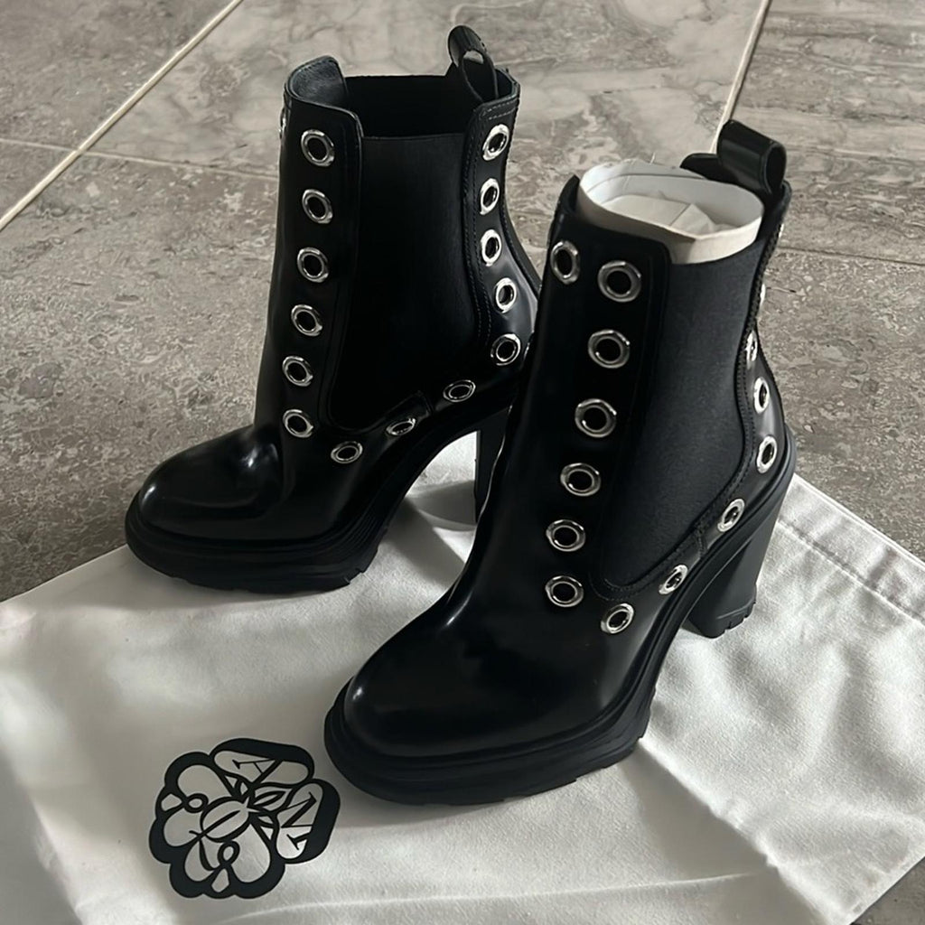 Alexander McQueen Tread Grommet Embellished Boots Black Size 41 New in Box $1290