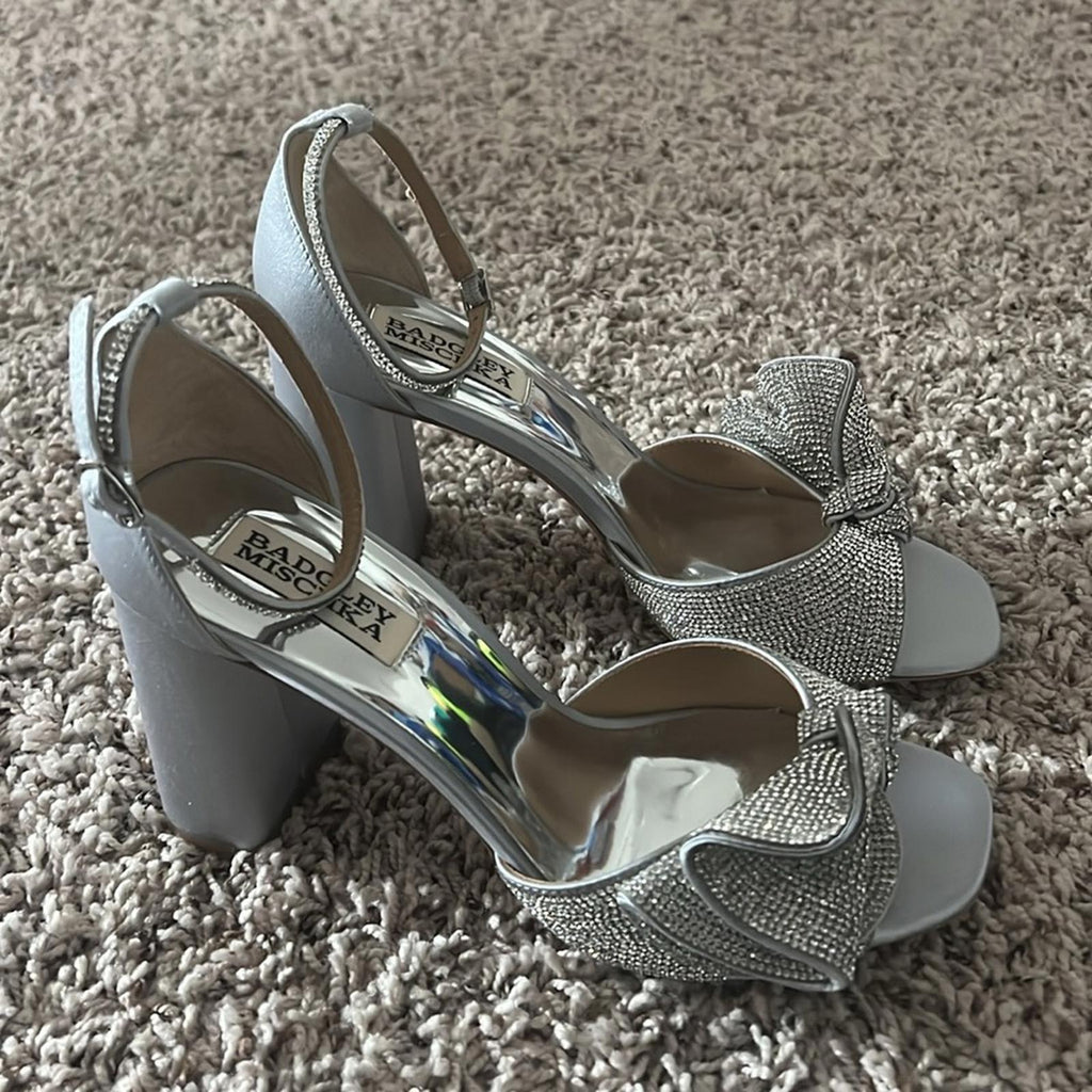 Badgley Mischka Poppy Heeled Sandals in Silver, Size 7 New in Box + Dust Bag