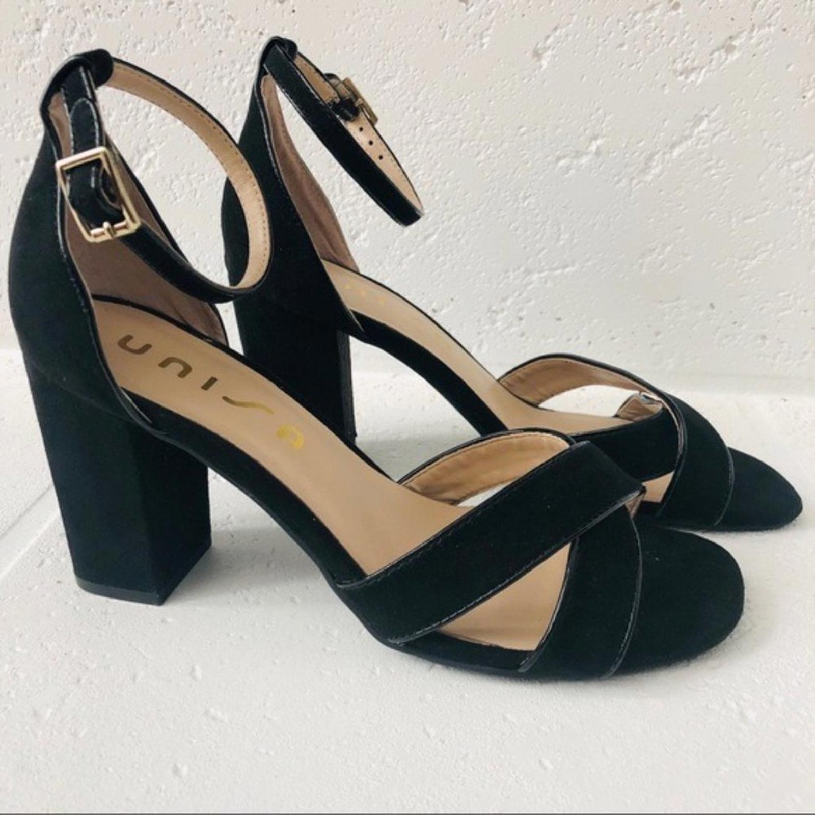 Unisa Rexxa Ankle Strap Sandals in Black Suede, Size 8.5, EXCELLENT!