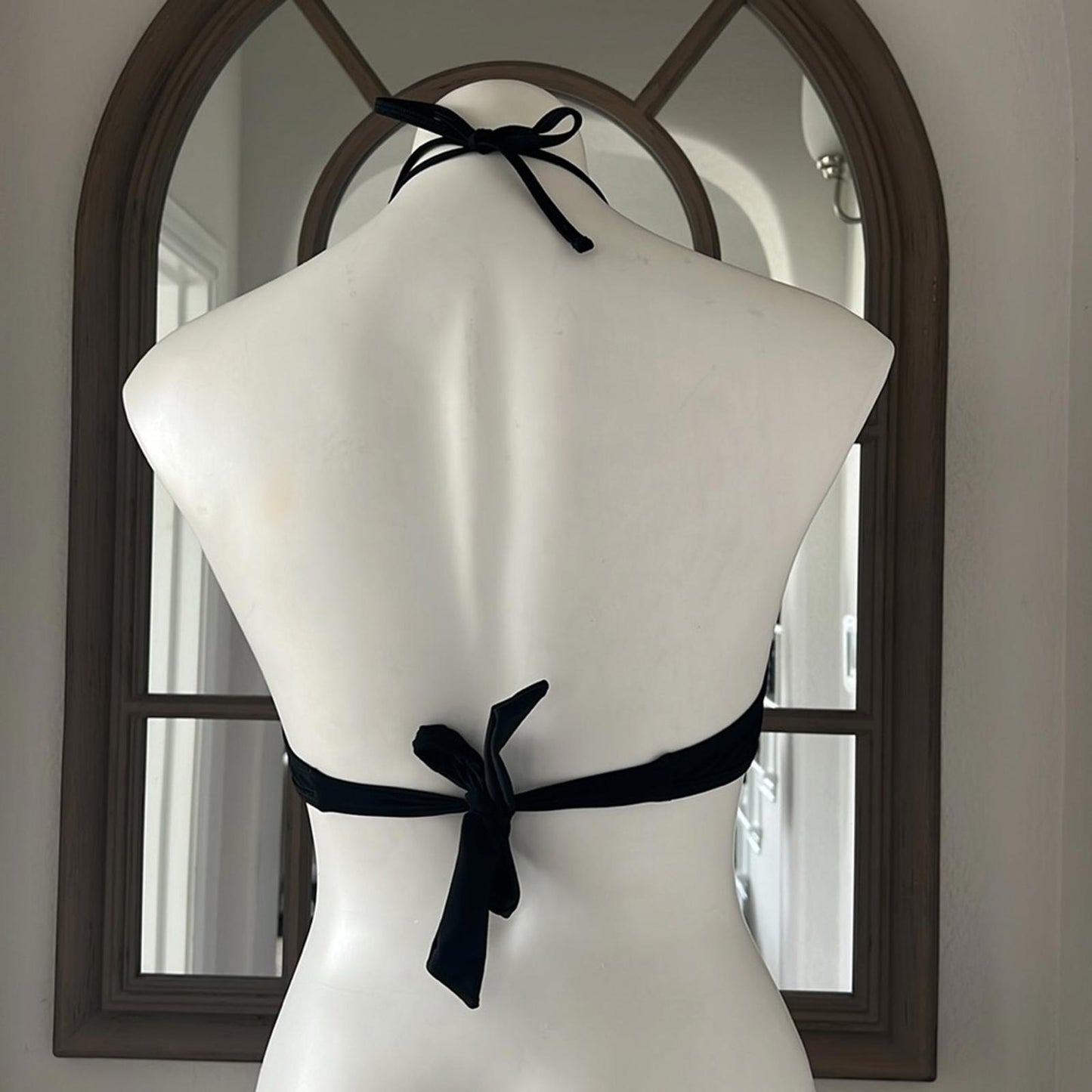 Gianni Bini Black Bikini Top, Size M New w/o Tag