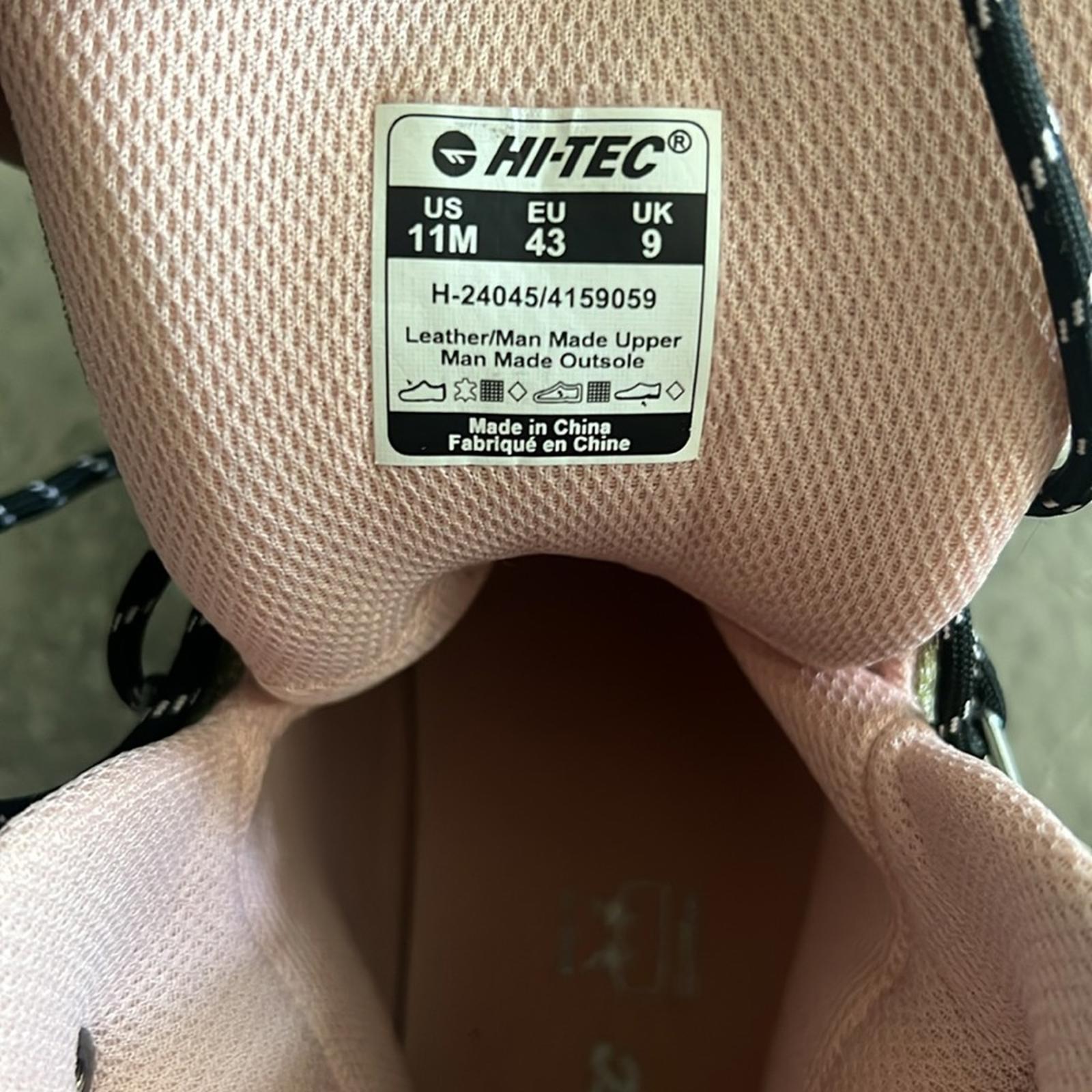 Hi-Tec Mesa Waterproof Hiking Boots in Taupe/Pink, Size 11, EXCELLENT!