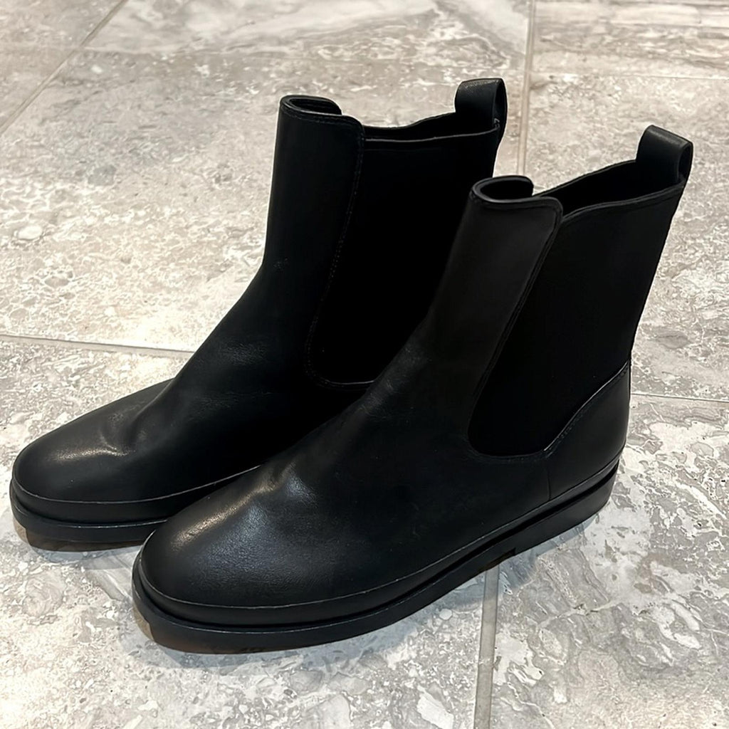 Vince Cecyl Chelsea Leather Boots in Black, Size 7 New w/o Box