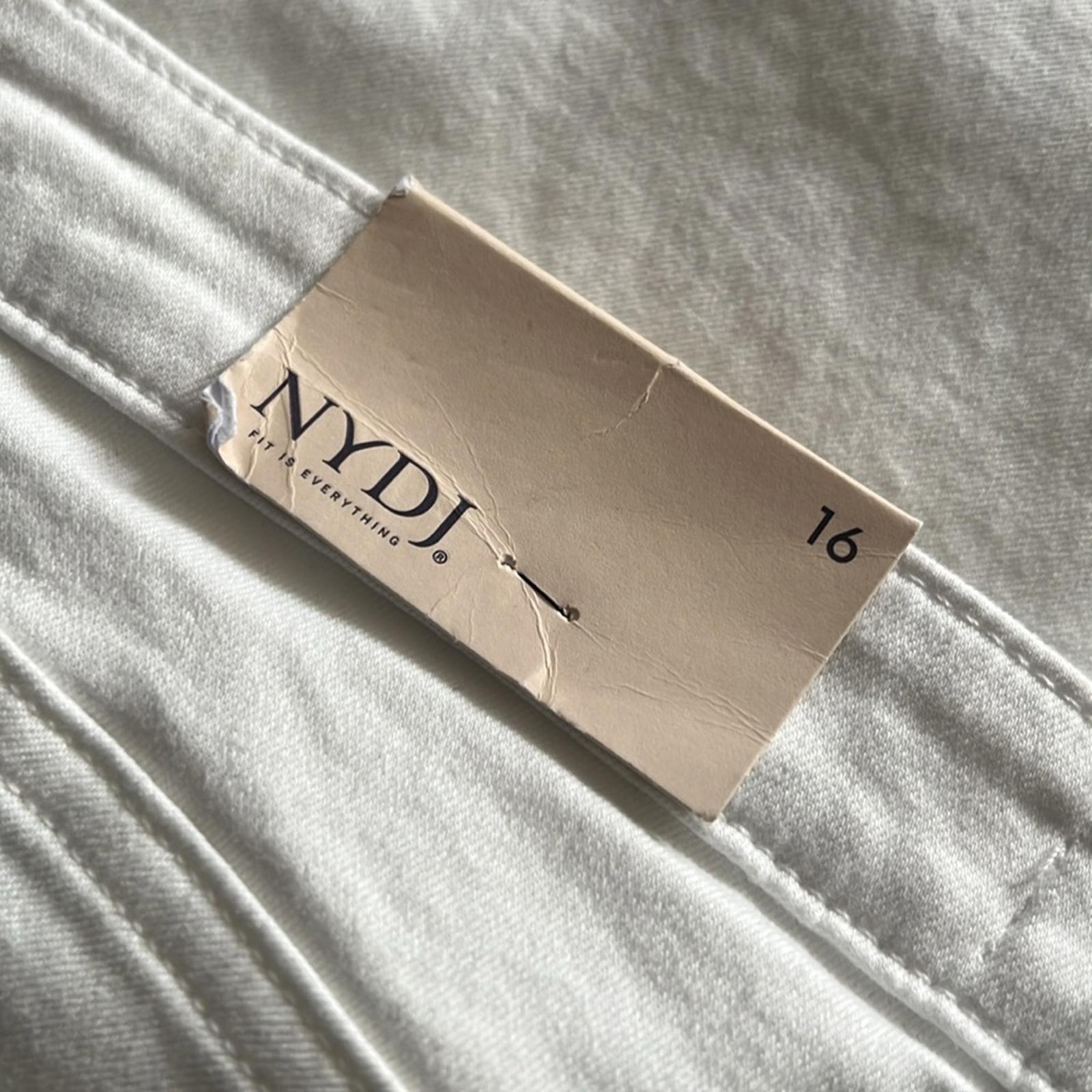 NYDJ Teresa High Waist Fray Hem Wide Leg Jeans, in White Size 16, New w/Tag