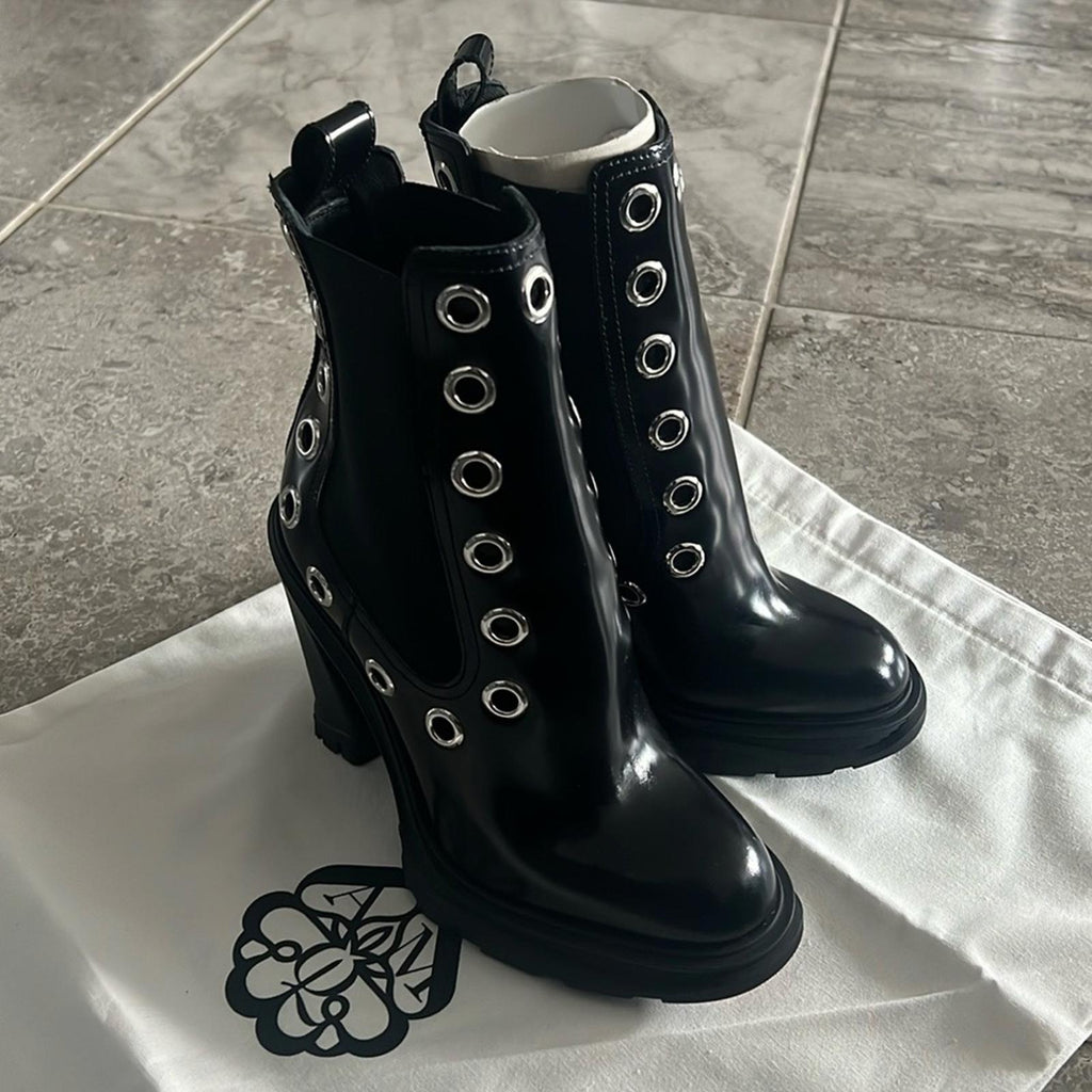Alexander McQueen Tread Grommet Embellished Boots Black Size 41 New in Box $1290