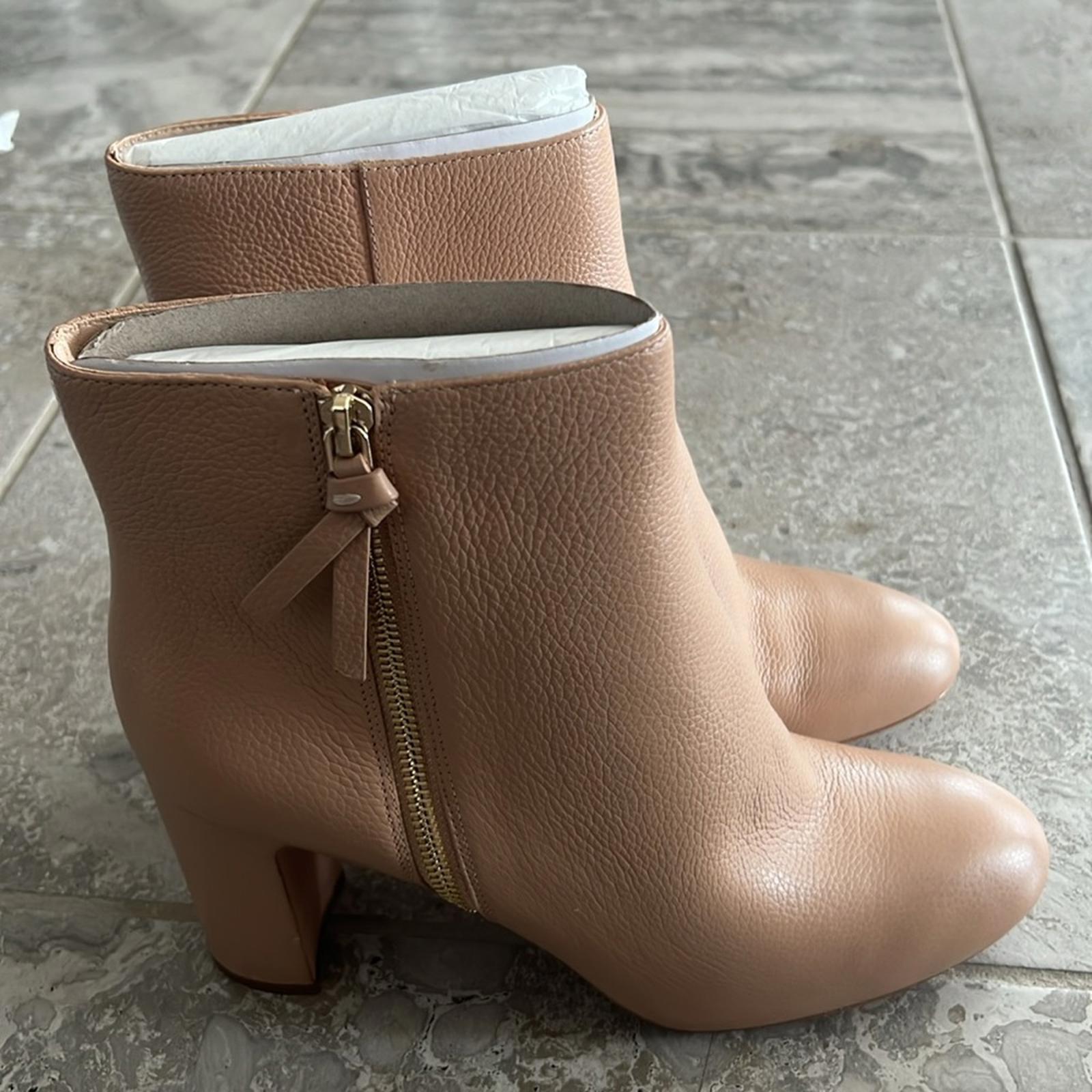 Kate Spade Knott Zip Booties, Light Fawn Pebble Calf Leather Size 11 New in Box