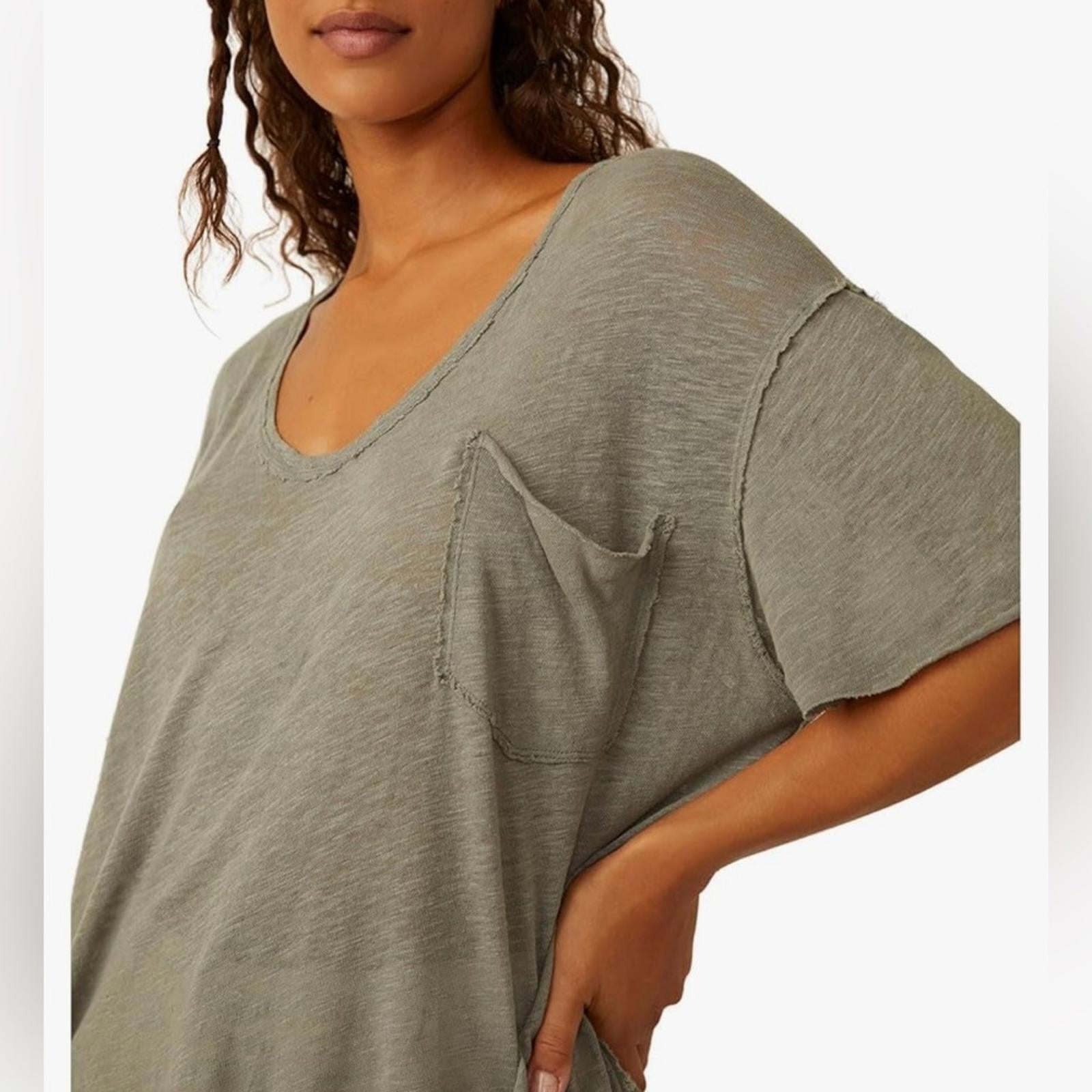 Free People Slouchy V-neck T-shirt in Khaki, Size M NEW w/Tag