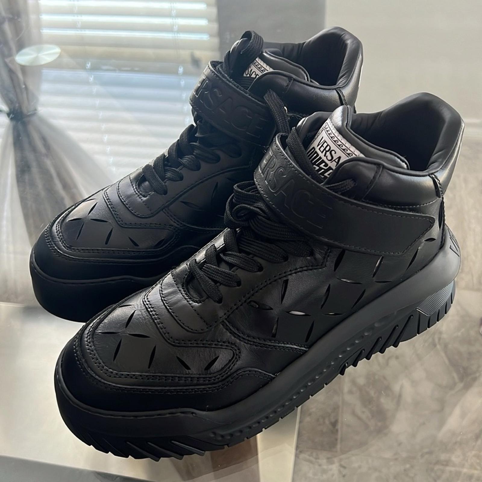 Versace Odissea Calf Leather High-Top Sneakers Black, Size 42 New in Box $1,175