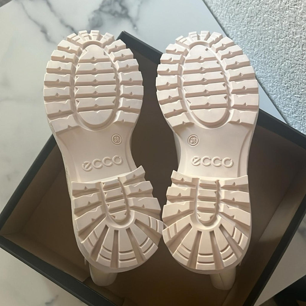 ECCO Tredtray Moto Bootie in Limestone Leather, Size EU 38 NEW in Box