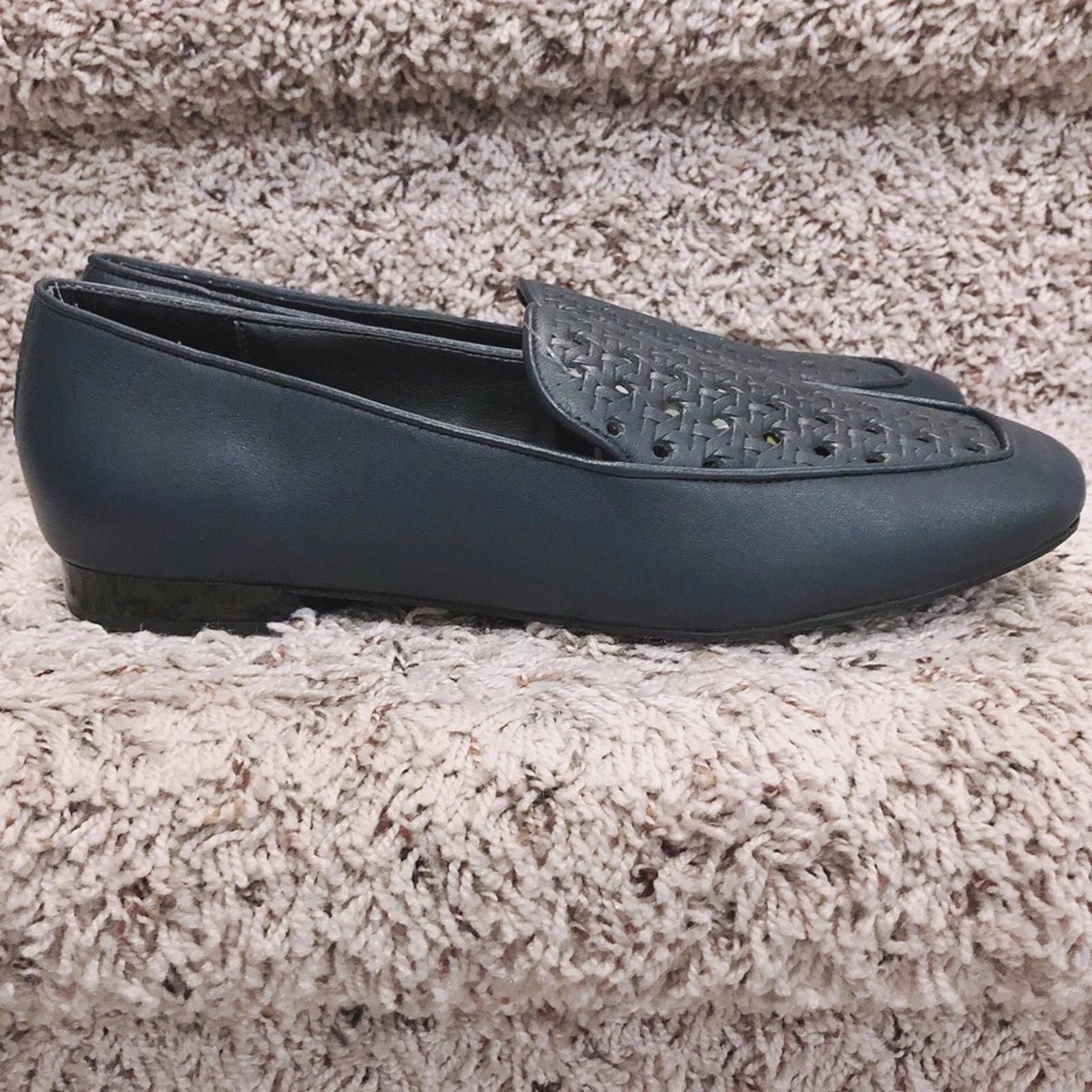 NEW Donald J.Pliner Honey Leather Loafers in Navy, Size 8 No Box Retail $198