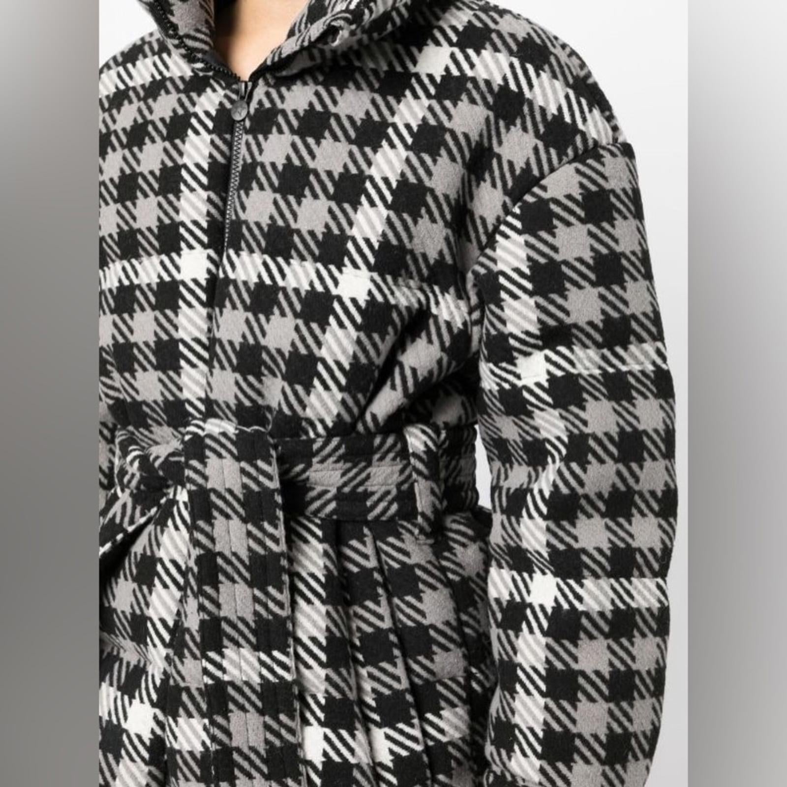Perfect Moment Star Gingham puffer Jacket, Black & White Size M, New w/Tag