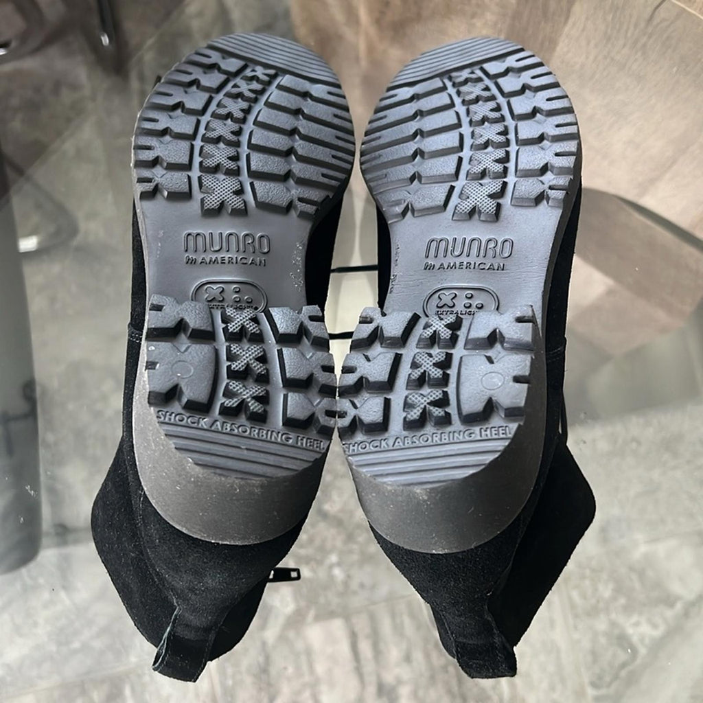 Munro Finnley Water Resistant Booties in Black, Size 8.5 New in Box