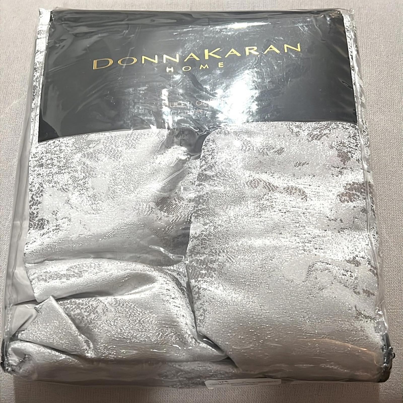 Donna Karan Luna Duvet Cover, NWT, Size Full/Queen $375