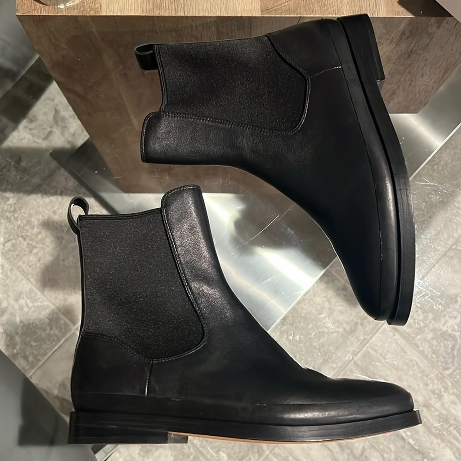 NEW Vince Cecyl Chelsea Leather Ankle Boots in Black, Size 7.5, New without Box