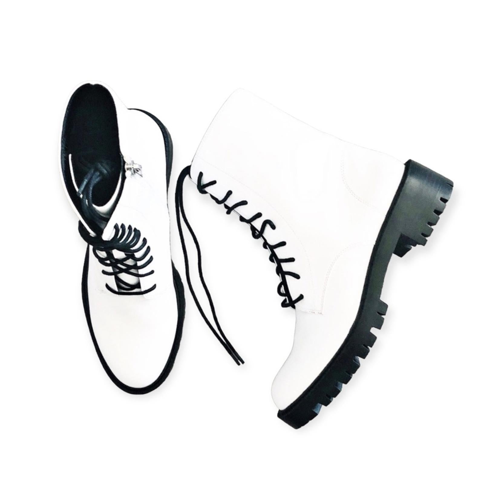 WhoWhatWear Platform Lace-Up Moto Boots in White, Size 8 New w/o Box