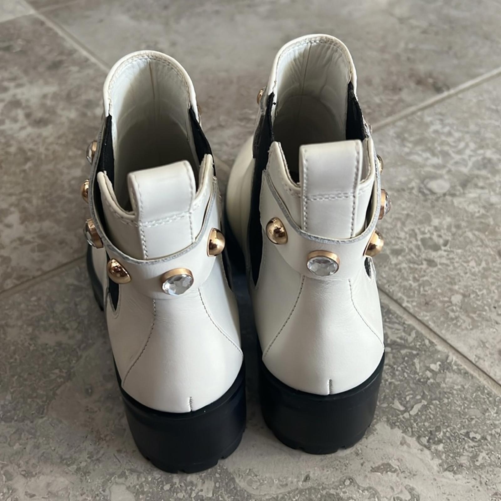 Karl Lagerfeld Paris Porshay Lug Sole Boots in Bone/White, Size 8 NEW $189