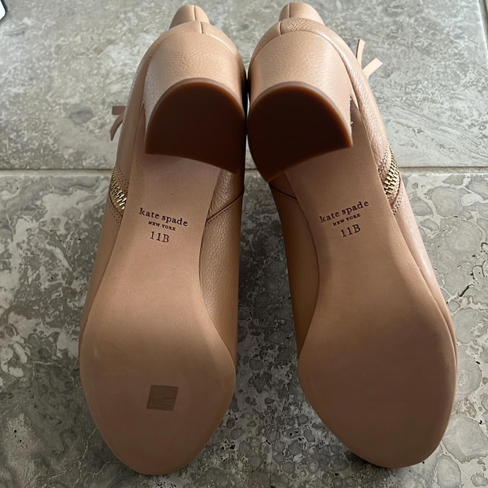 Kate Spade Knott Zip Booties, Light Fawn Pebble Calf Leather Size 11 New in Box