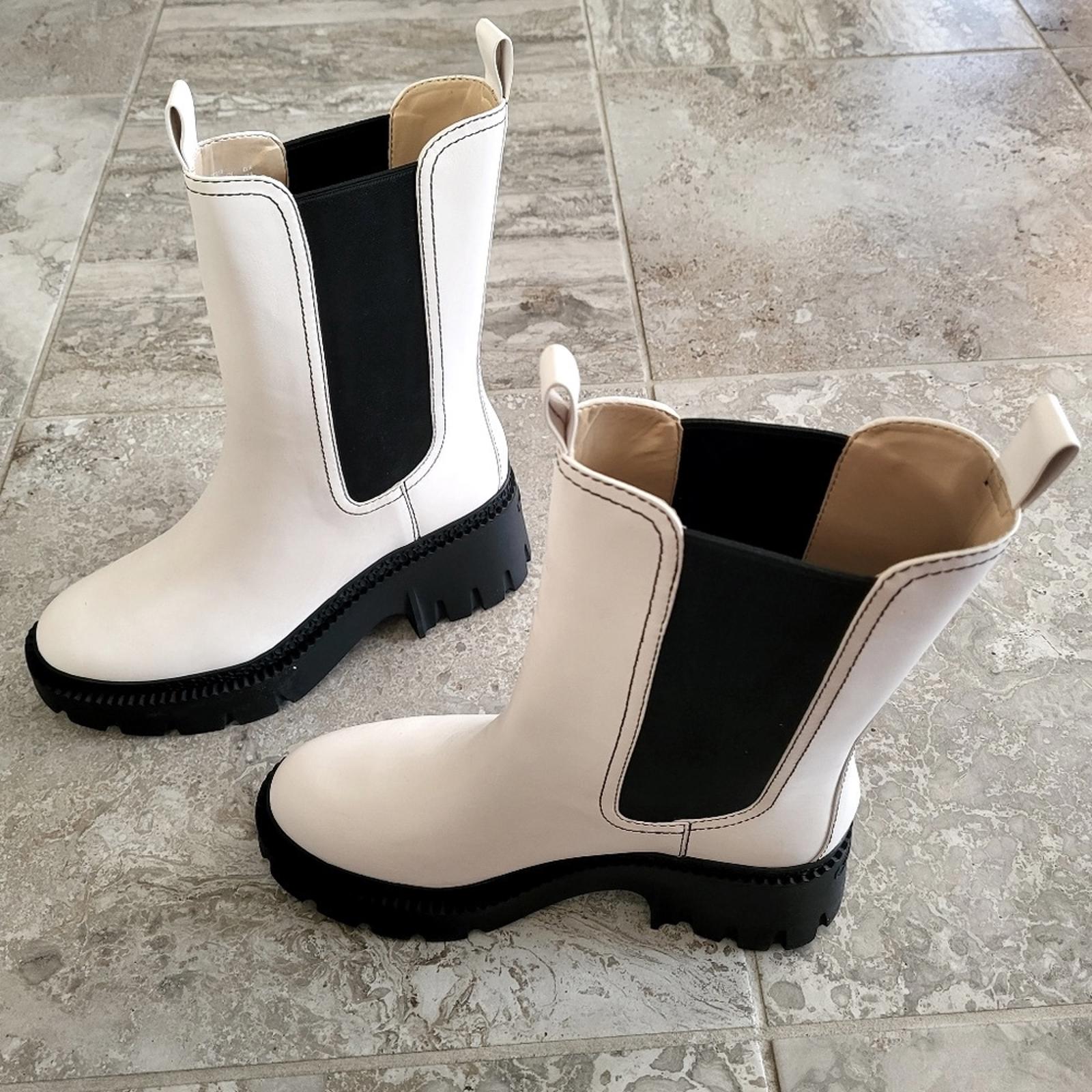 Coach Alexa Leather Bootie in Chalk/Black, Size 11 New in Box