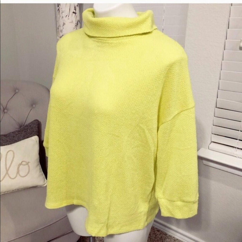 Lavish Knit Turtleneck Pullover Sweater in Lemon Yellow Size L NEW