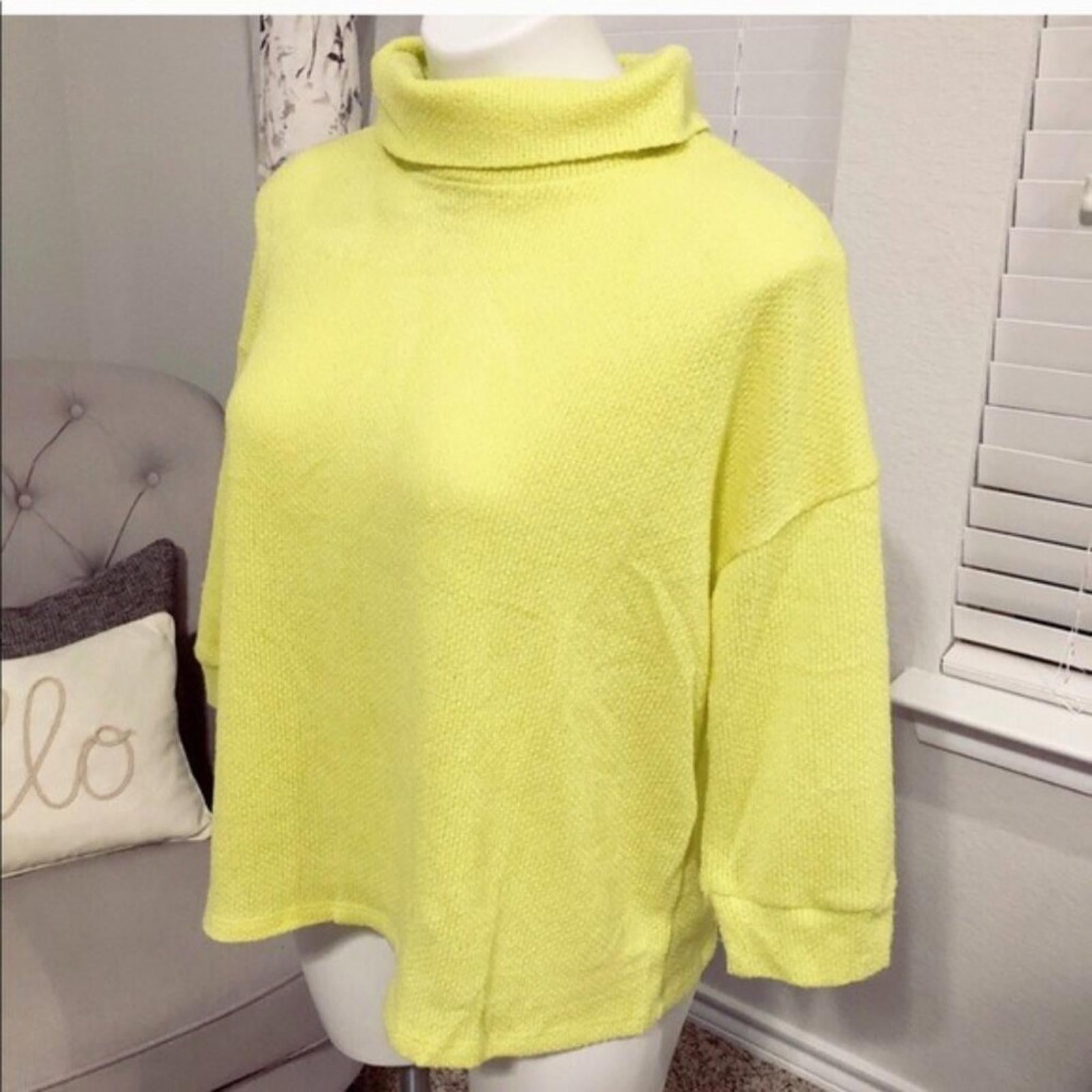 Lavish Knit Turtleneck Pullover Sweater in Lemon Yellow Size L NEW