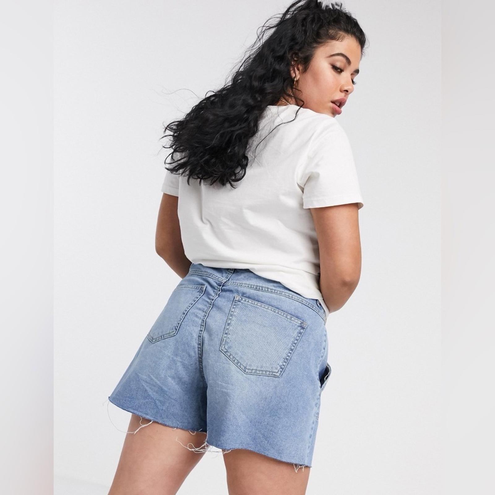 Urban Bliss Plus-Size Denim Shorts With Frayed Hem, NWT, UK Size 22