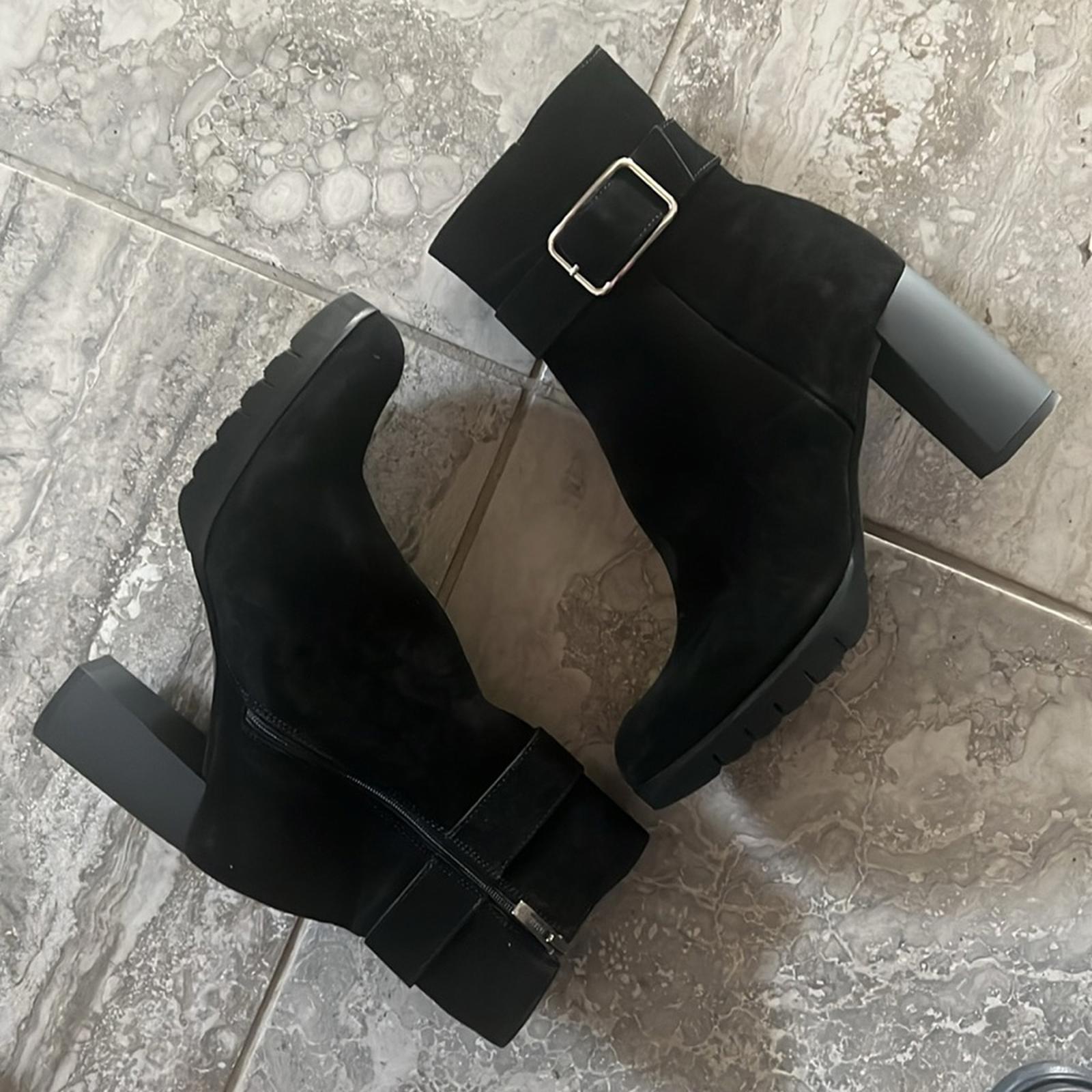 La Canadienne Buckle Accent Milo Block Heel Suede Boots, Size 11 New in Box $565