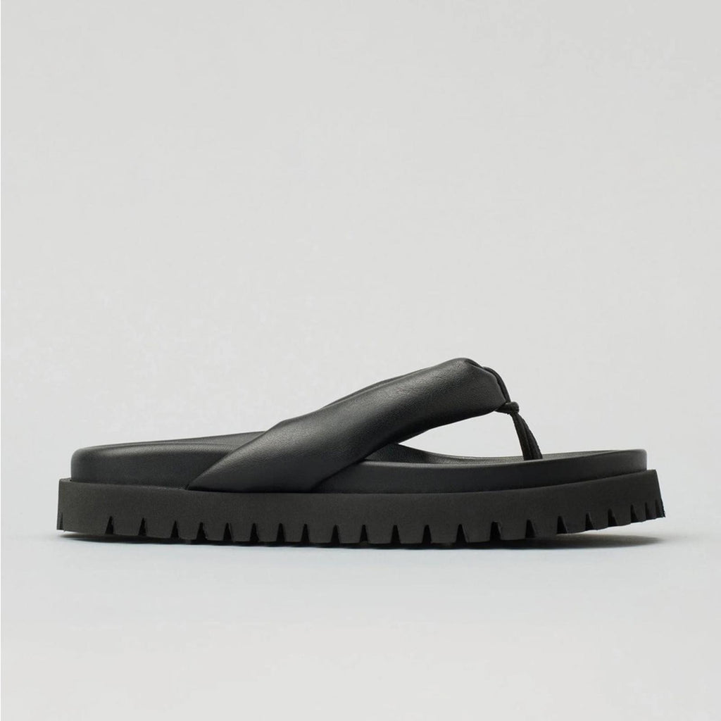 LITA by Ciara (Made in Italy) Lug Sole Thong Sandals, Black Size 42 EXCELLENT!