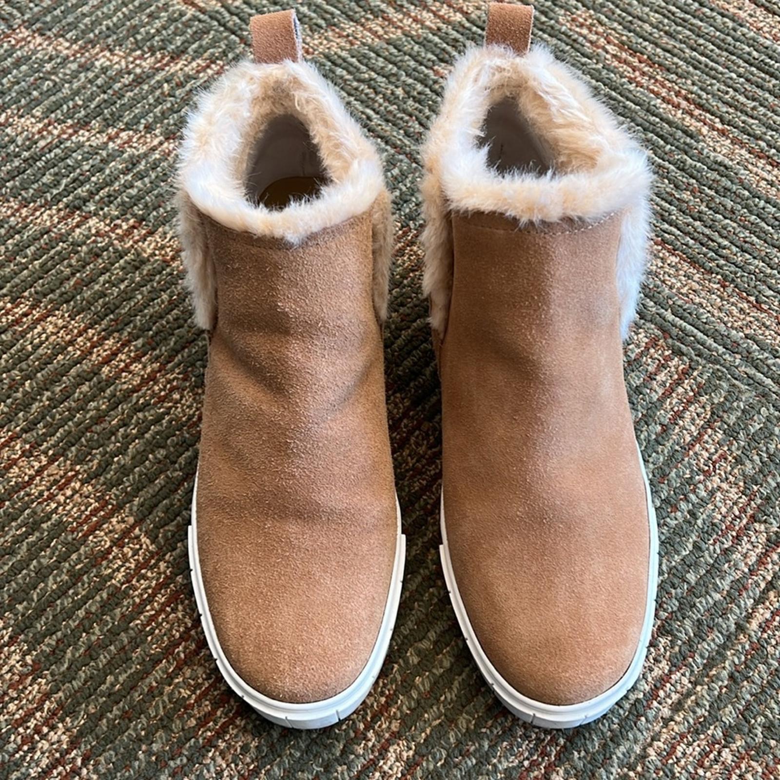 Dolce Vita Zali Sneakers in Praline Suede, Size 11, EXCELLENT