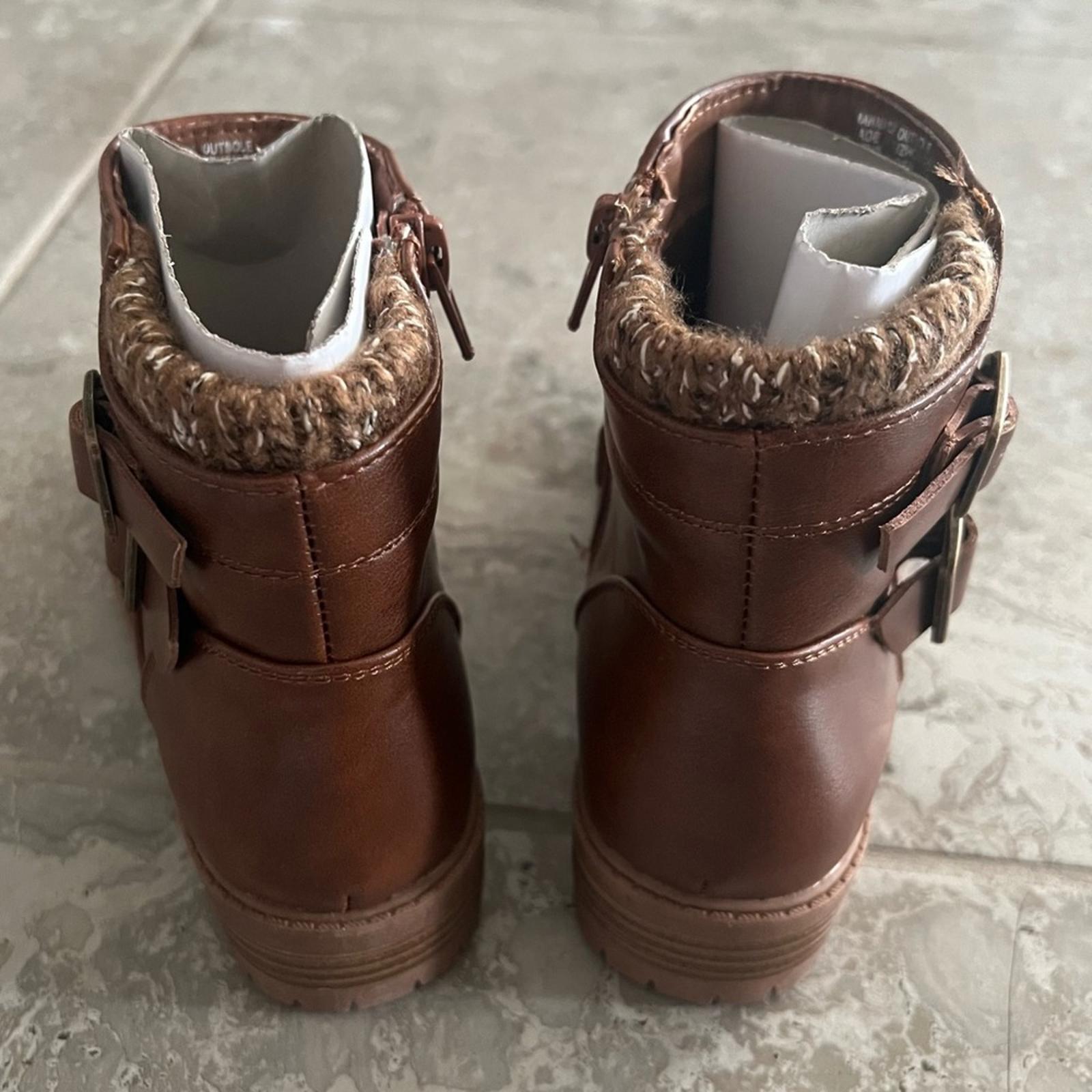 Madden Girl JKayce Brown Sweater Knit Ankle Boots with Buckle Detail, Size 1