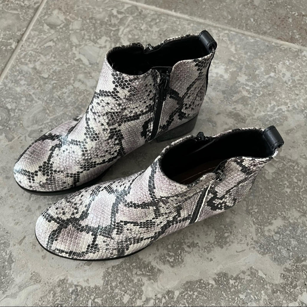 Clarks Mila Sky Grey Snake Leather Ankle Boots, NEW, Size UK 3, US 5½