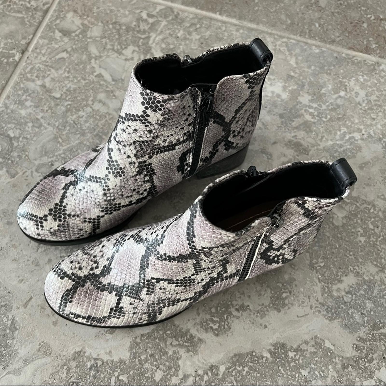 Clarks Mila Sky Grey Snake Leather Ankle Boots, NEW, Size UK 3, US 5½