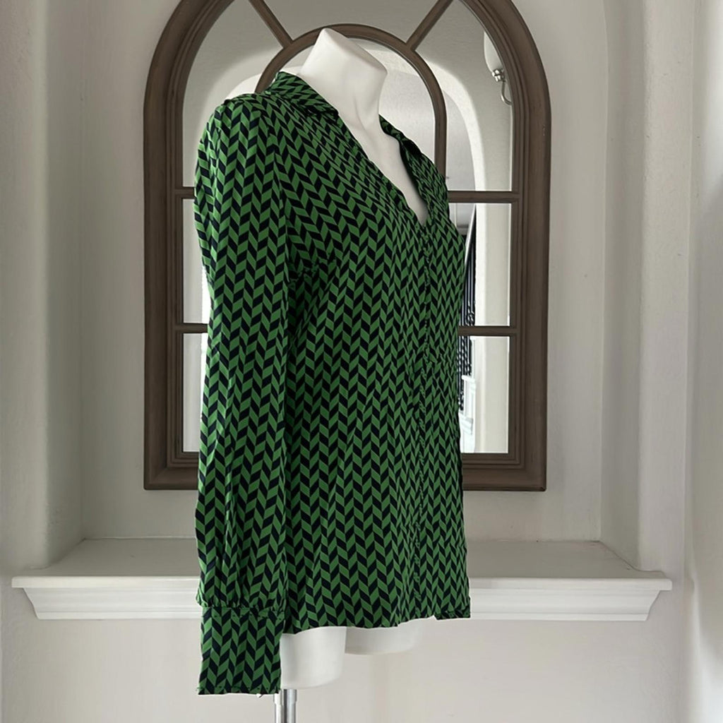 Tory Burch Silk Blouse in Green/Navy Size 10 EXCELLENT