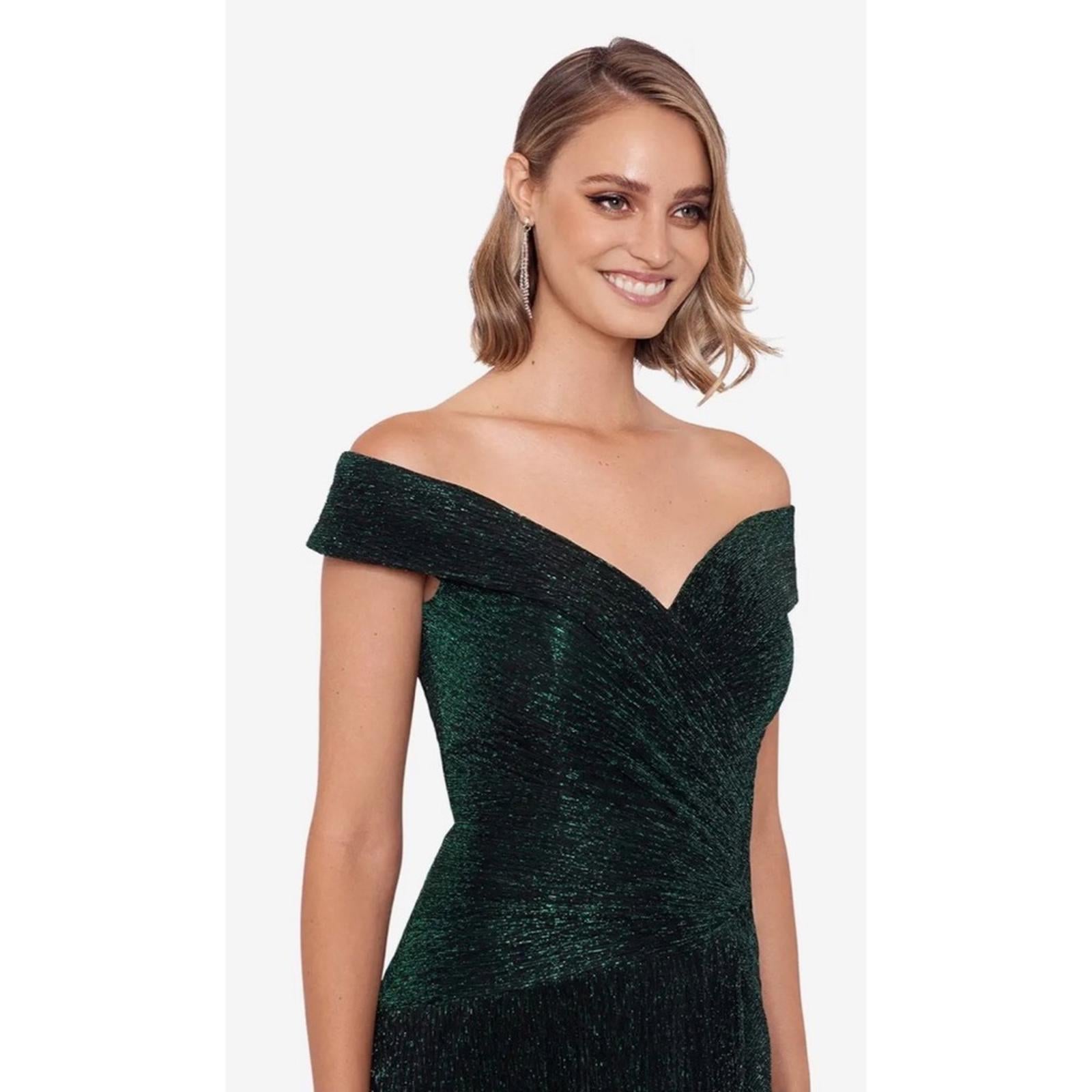 NEW XSCAPE Off-the-Shoulder Pleated Metallic Gown, Green Size 8 New w/Tag $269